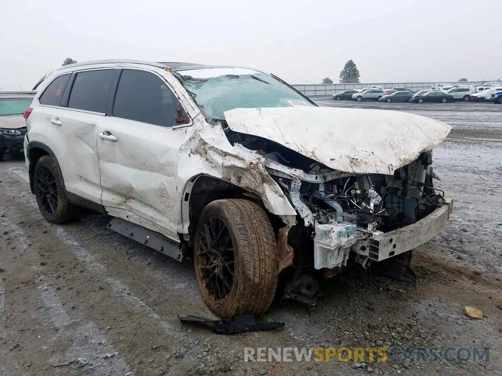 1 Photograph of a damaged car 5TDJZRFH7KS576115 TOYOTA HIGHLANDER 2019