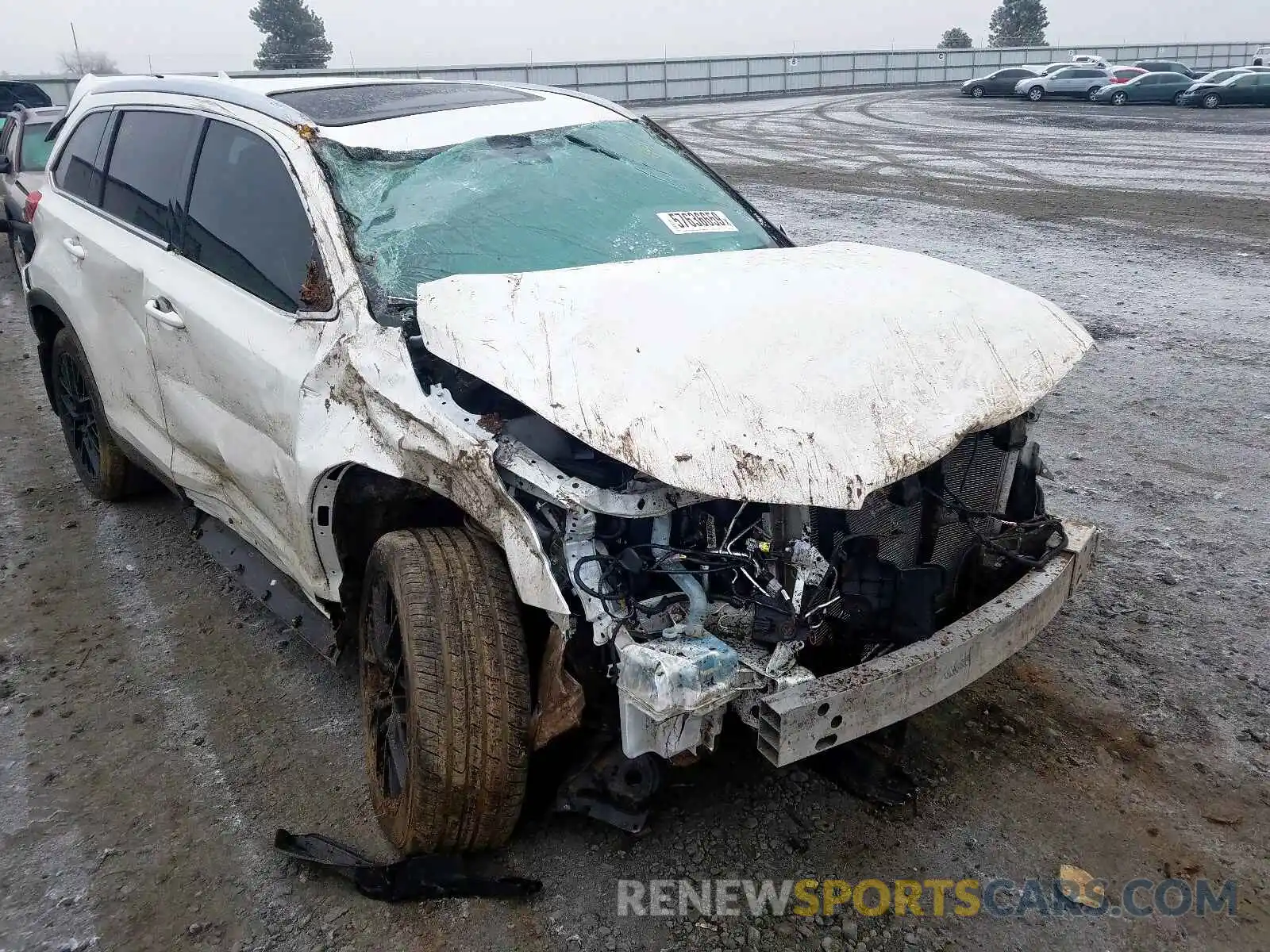 9 Photograph of a damaged car 5TDJZRFH7KS576115 TOYOTA HIGHLANDER 2019