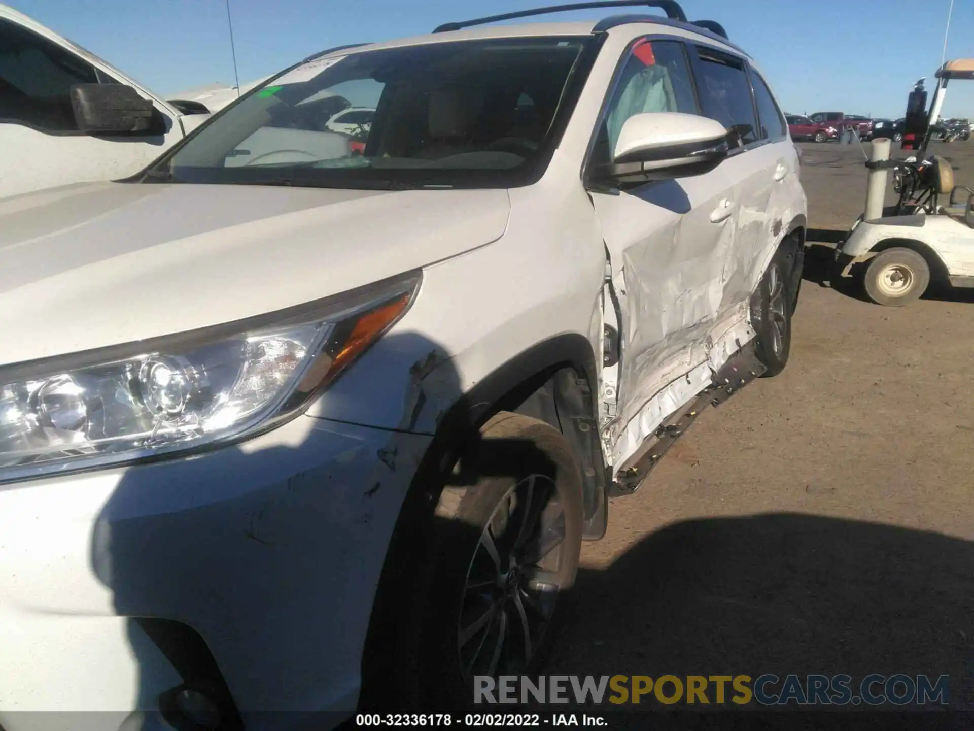 6 Photograph of a damaged car 5TDJZRFH7KS576194 TOYOTA HIGHLANDER 2019