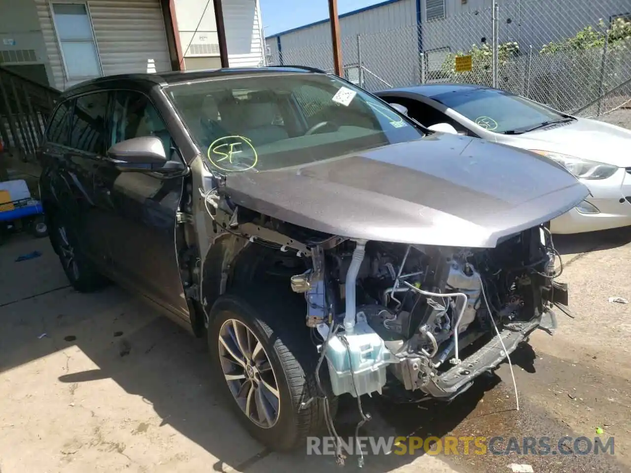 1 Photograph of a damaged car 5TDJZRFH7KS578818 TOYOTA HIGHLANDER 2019