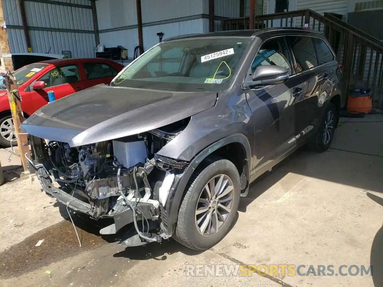 2 Photograph of a damaged car 5TDJZRFH7KS578818 TOYOTA HIGHLANDER 2019