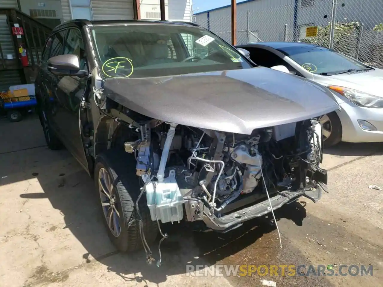 9 Photograph of a damaged car 5TDJZRFH7KS578818 TOYOTA HIGHLANDER 2019