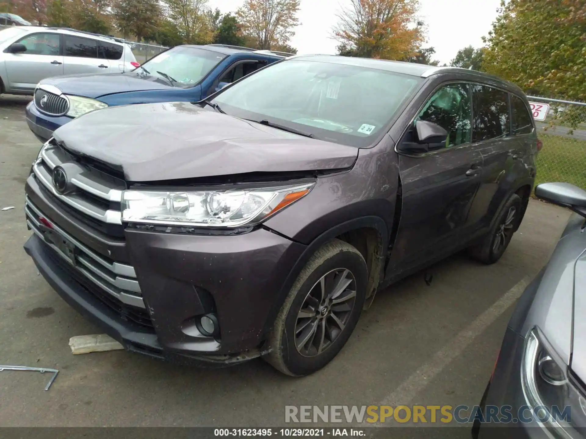 2 Photograph of a damaged car 5TDJZRFH7KS580987 TOYOTA HIGHLANDER 2019