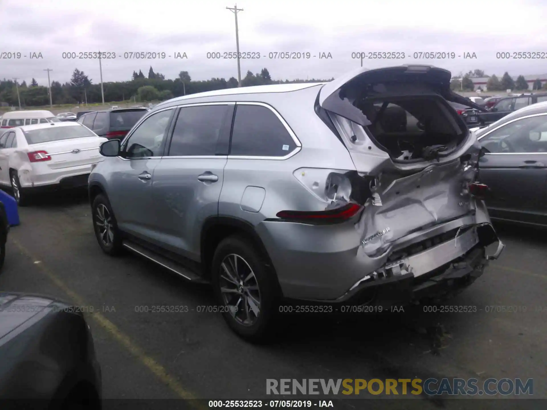 3 Photograph of a damaged car 5TDJZRFH7KS585476 TOYOTA HIGHLANDER 2019