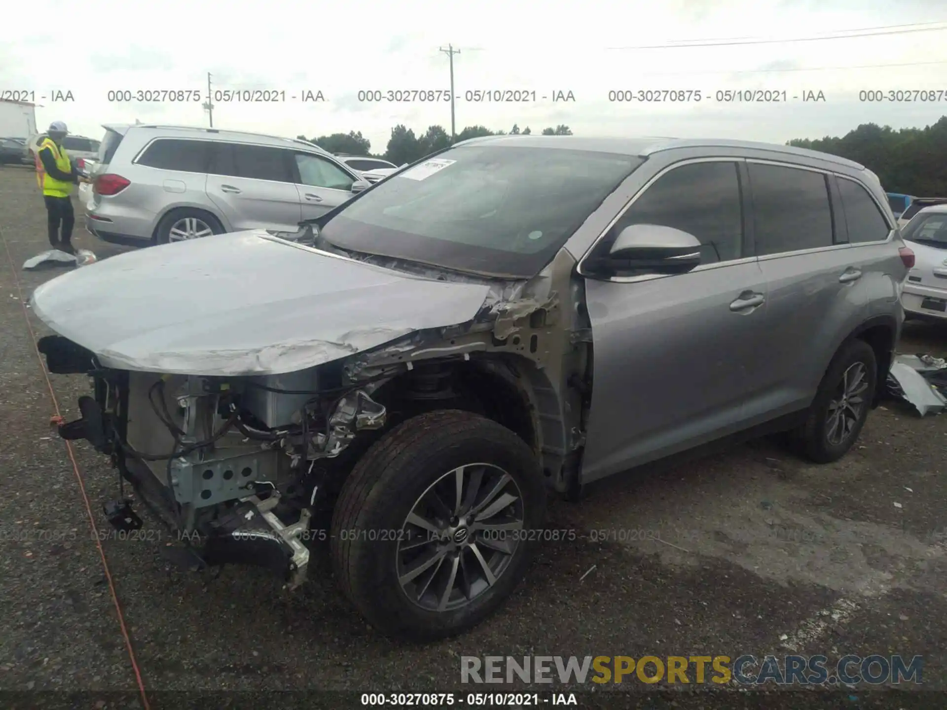 2 Photograph of a damaged car 5TDJZRFH7KS586255 TOYOTA HIGHLANDER 2019