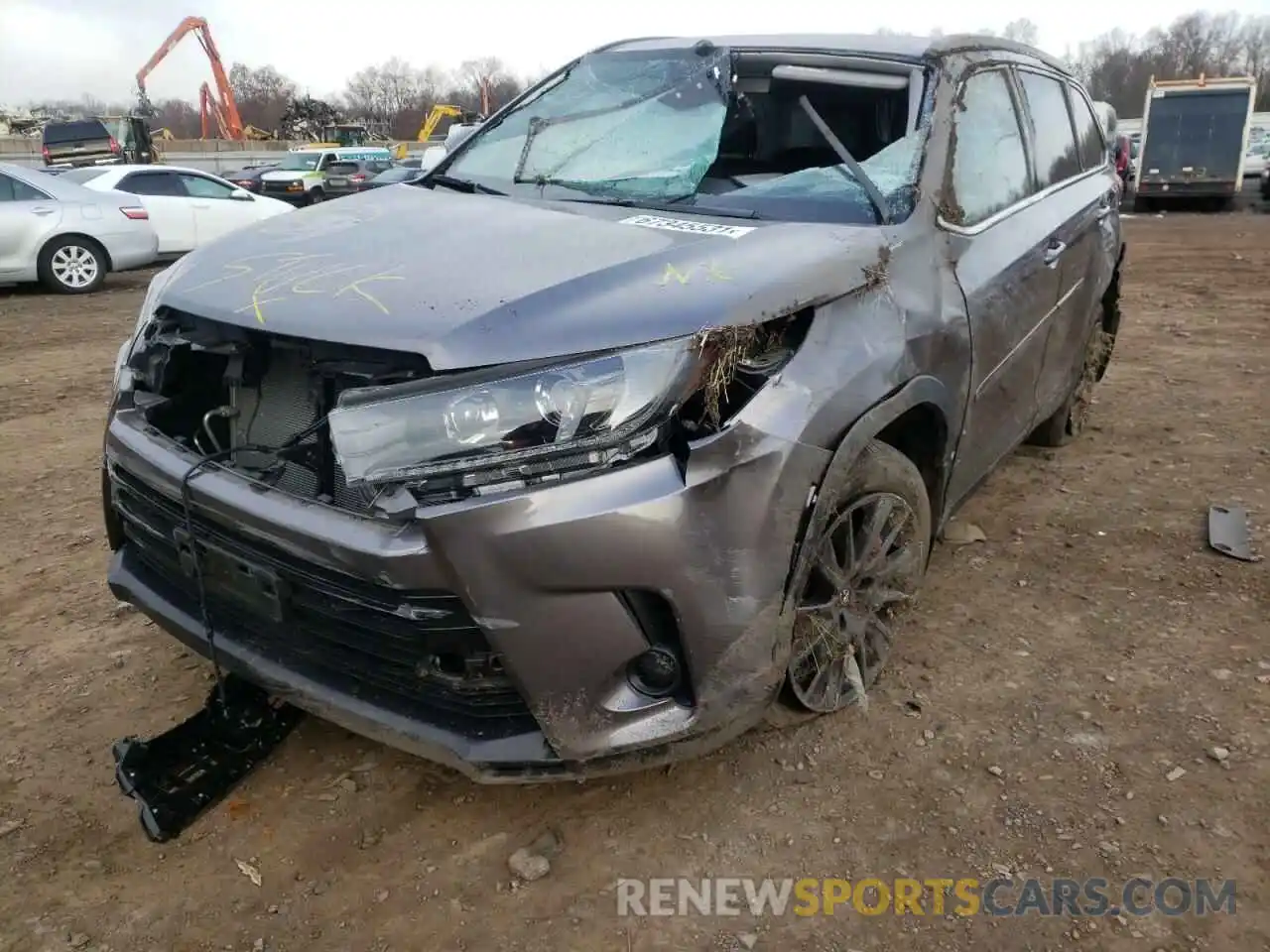 2 Photograph of a damaged car 5TDJZRFH7KS590001 TOYOTA HIGHLANDER 2019