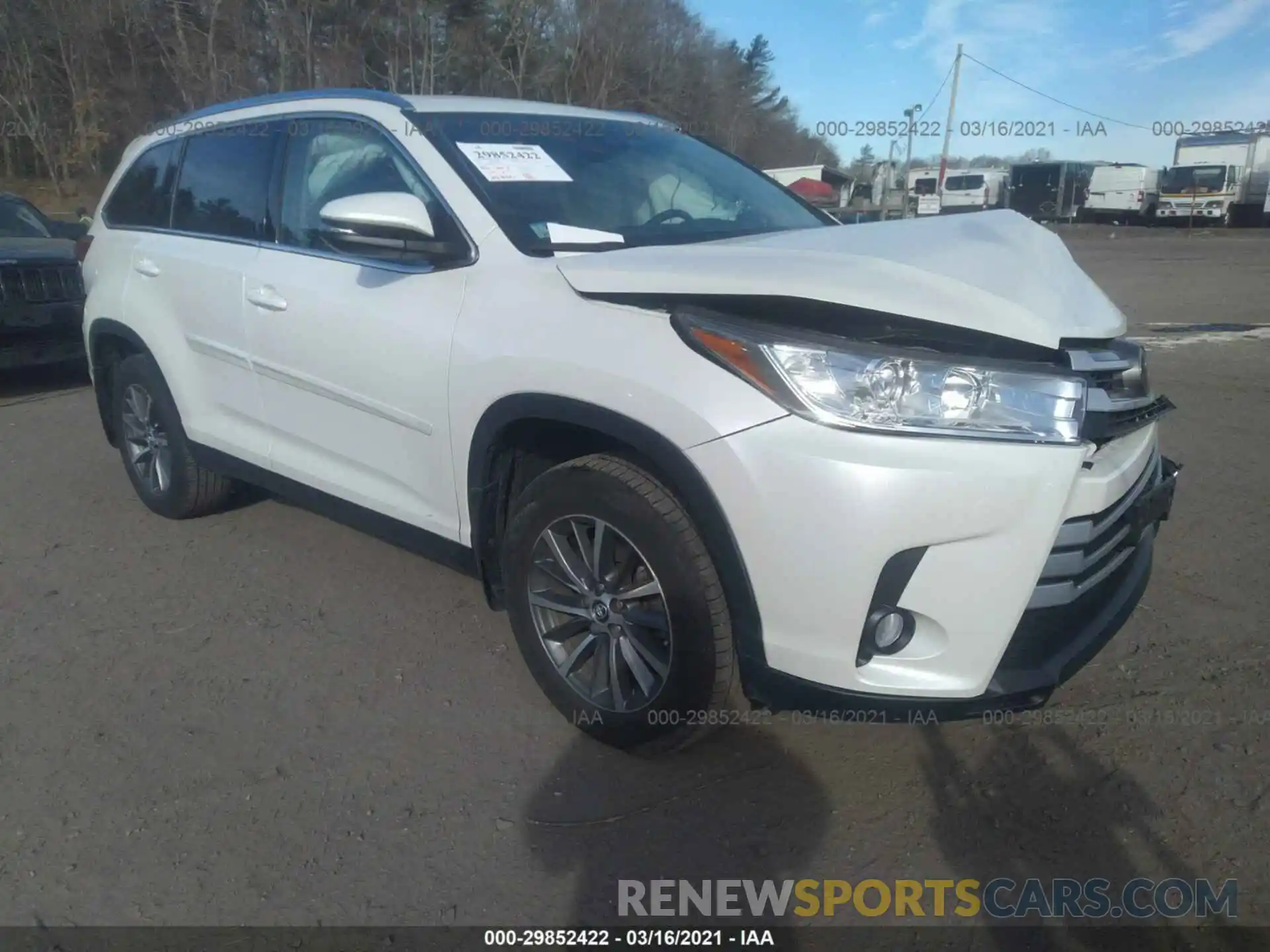 1 Photograph of a damaged car 5TDJZRFH7KS590015 TOYOTA HIGHLANDER 2019