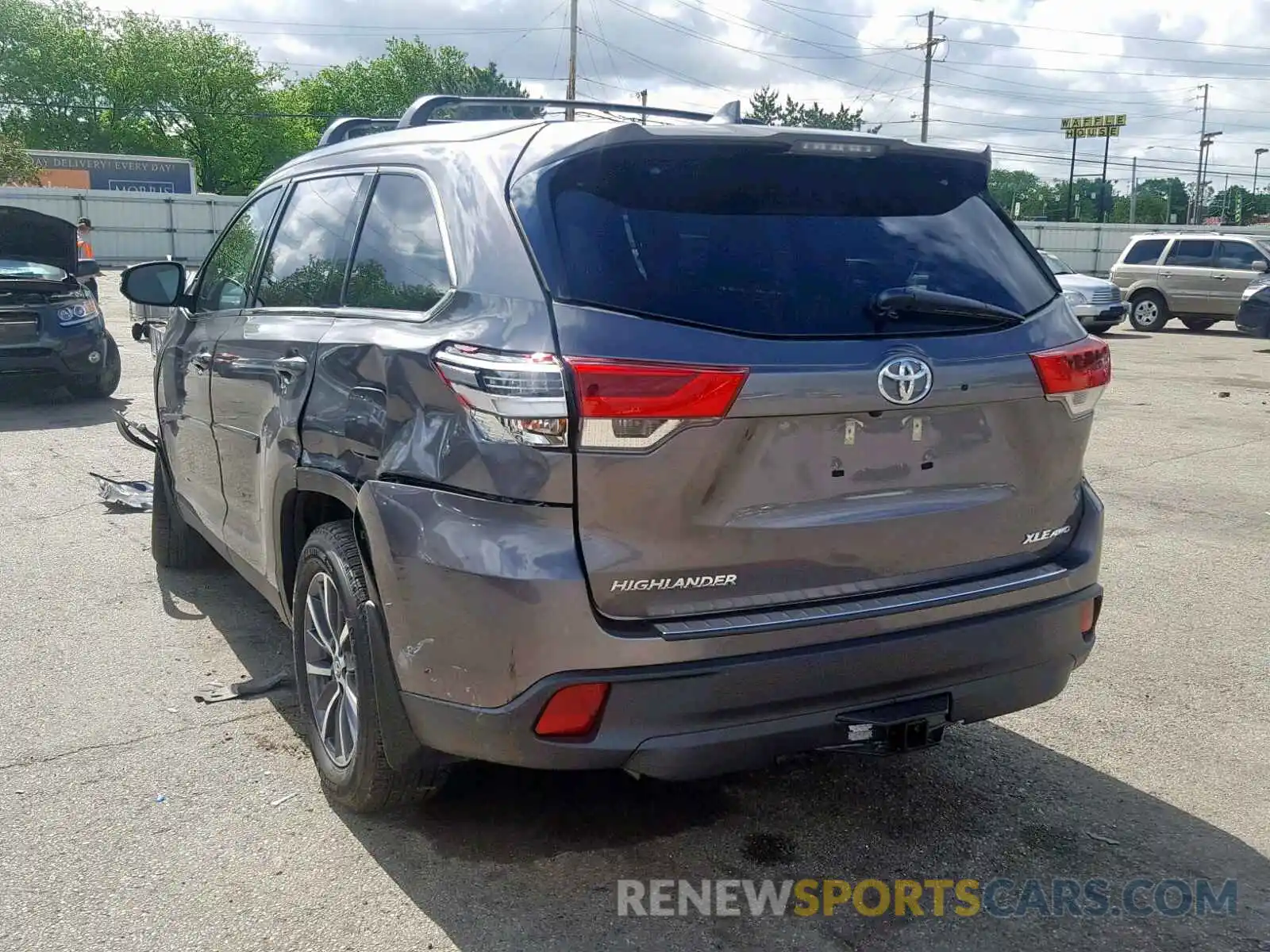 3 Photograph of a damaged car 5TDJZRFH7KS592248 TOYOTA HIGHLANDER 2019