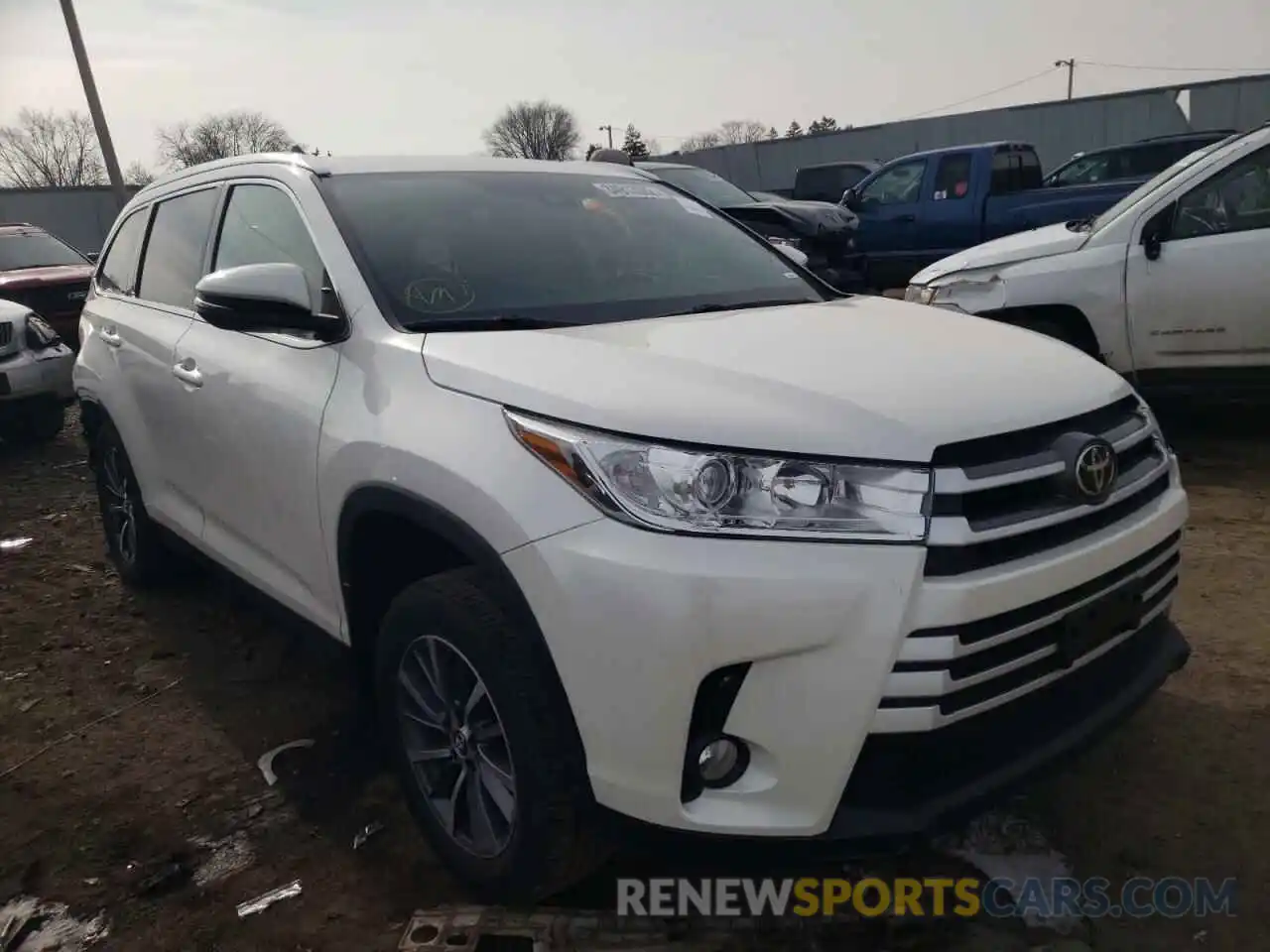 1 Photograph of a damaged car 5TDJZRFH7KS592251 TOYOTA HIGHLANDER 2019