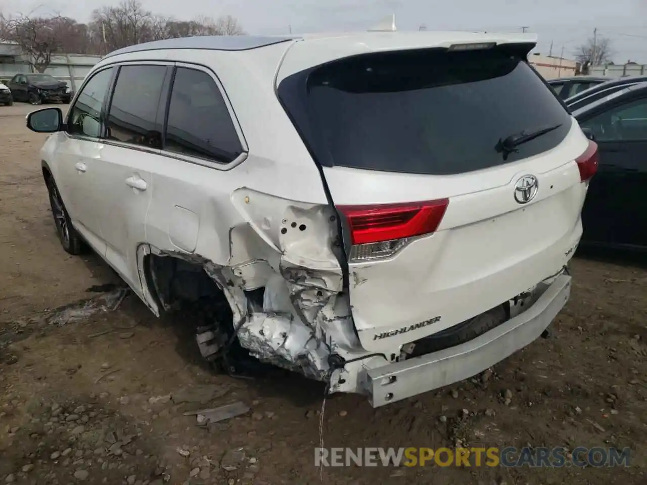 3 Photograph of a damaged car 5TDJZRFH7KS592251 TOYOTA HIGHLANDER 2019