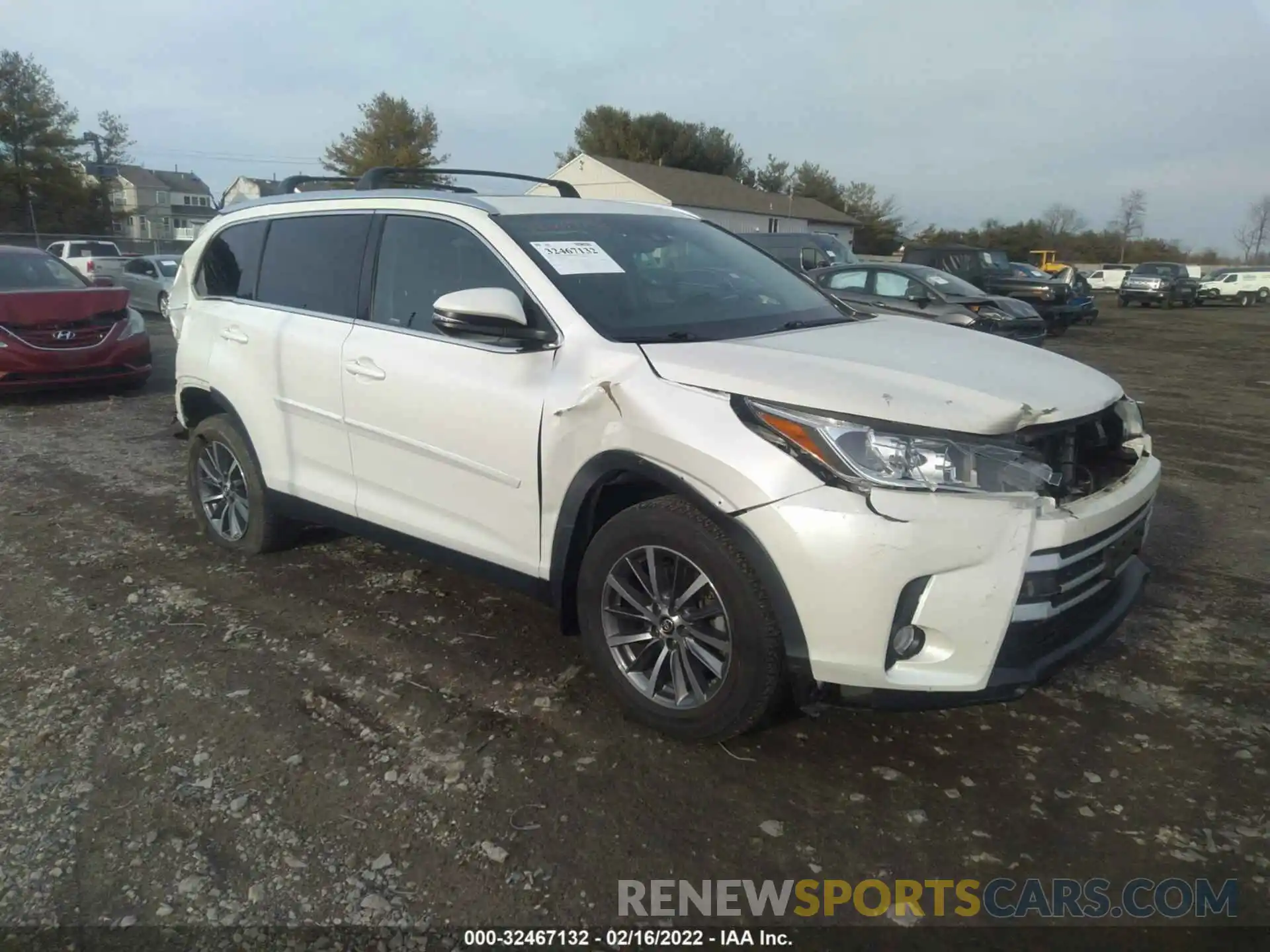 1 Photograph of a damaged car 5TDJZRFH7KS593139 TOYOTA HIGHLANDER 2019