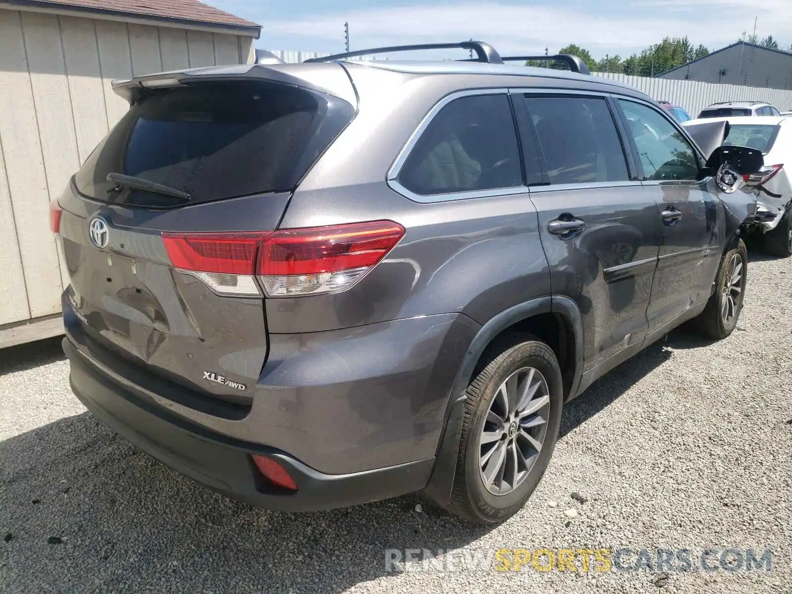 4 Photograph of a damaged car 5TDJZRFH7KS593206 TOYOTA HIGHLANDER 2019