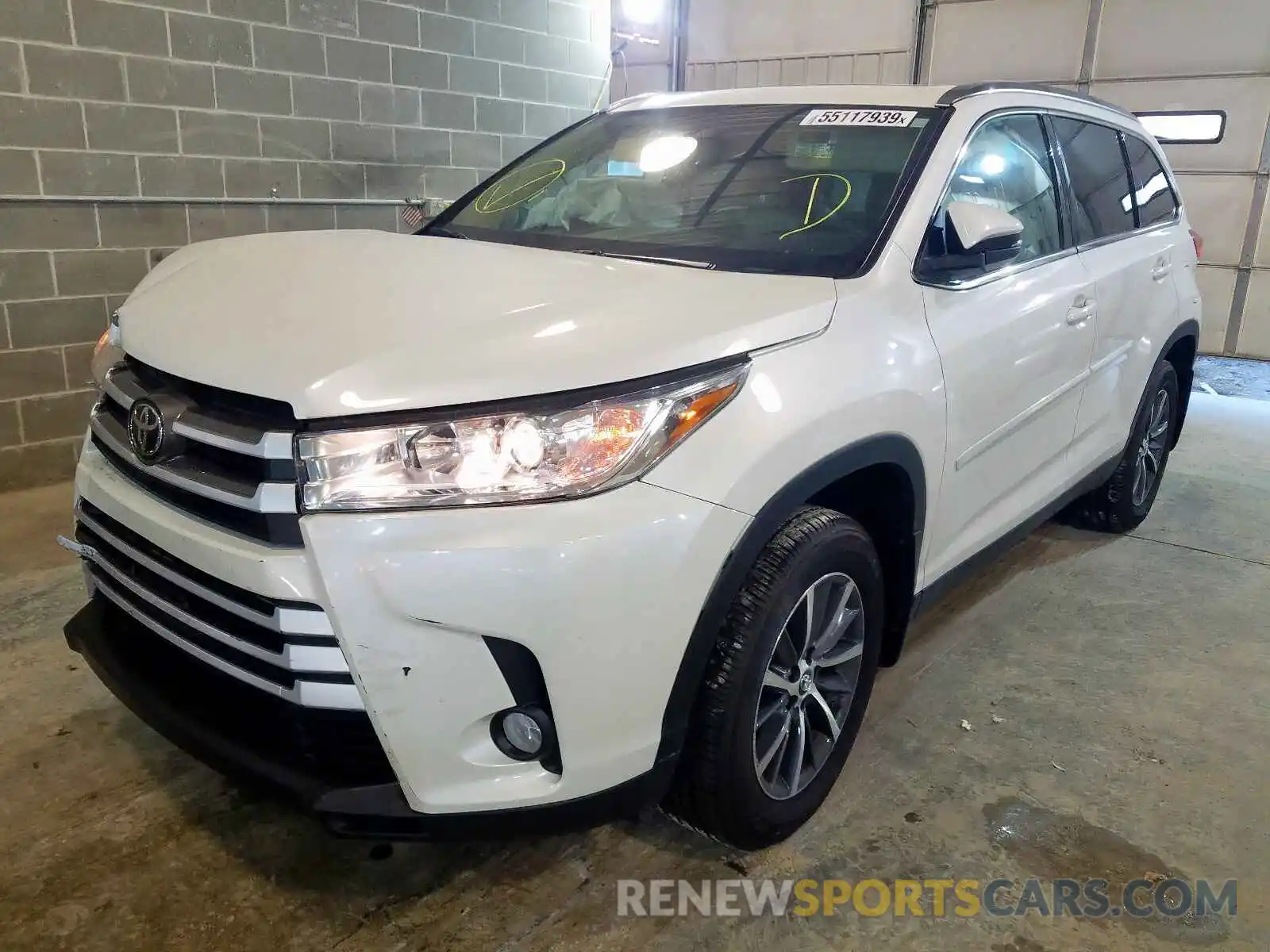 2 Photograph of a damaged car 5TDJZRFH7KS593268 TOYOTA HIGHLANDER 2019