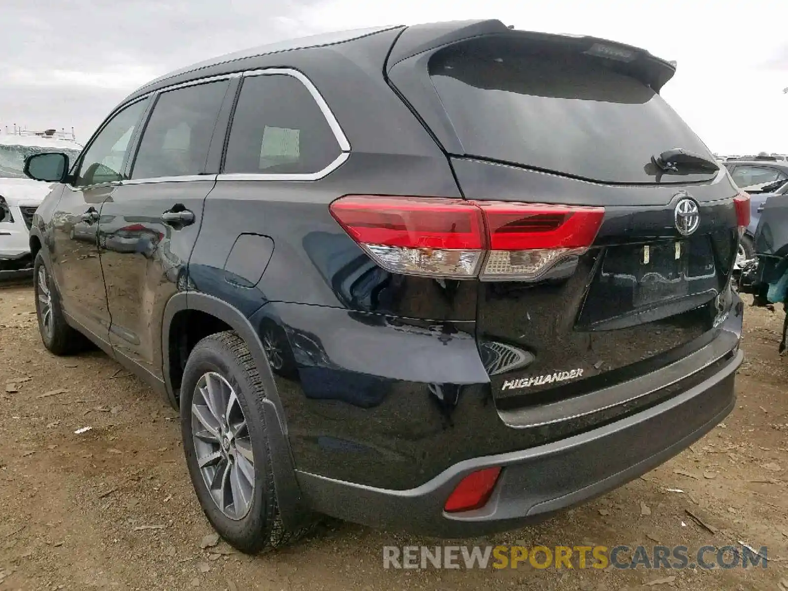 3 Photograph of a damaged car 5TDJZRFH7KS593271 TOYOTA HIGHLANDER 2019