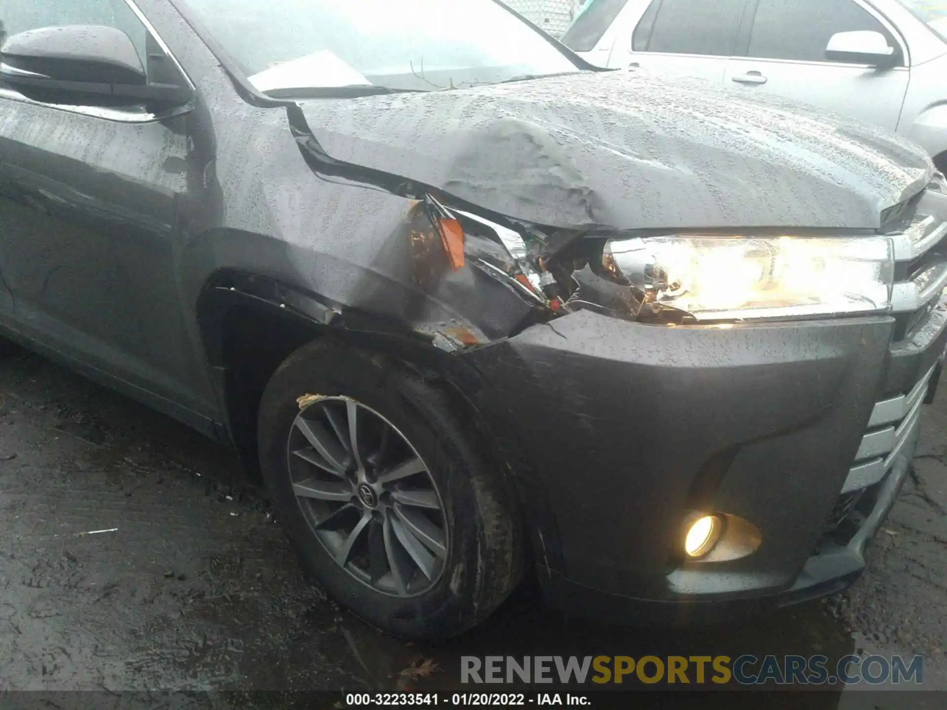 6 Photograph of a damaged car 5TDJZRFH7KS593447 TOYOTA HIGHLANDER 2019