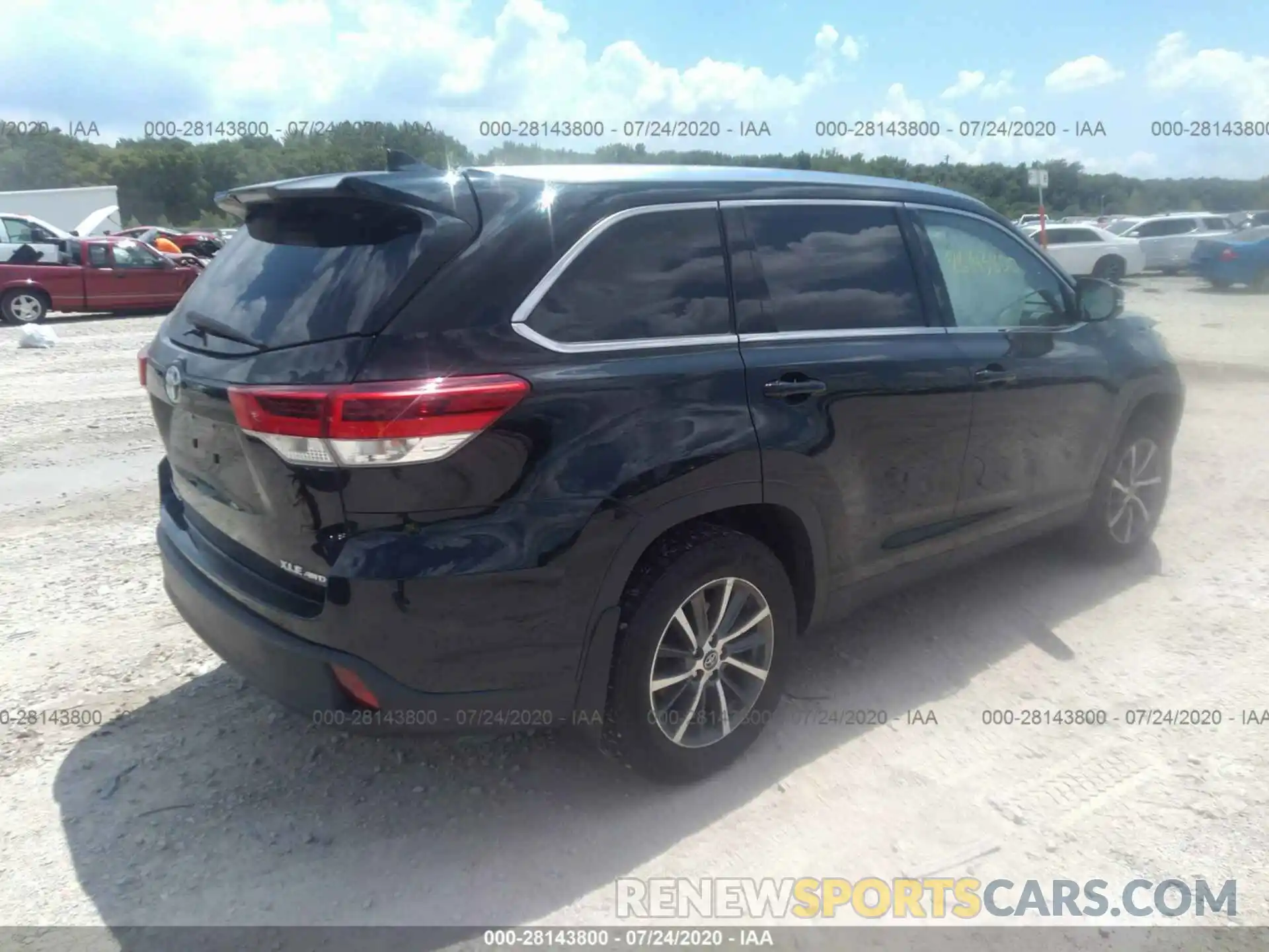 4 Photograph of a damaged car 5TDJZRFH7KS595215 TOYOTA HIGHLANDER 2019