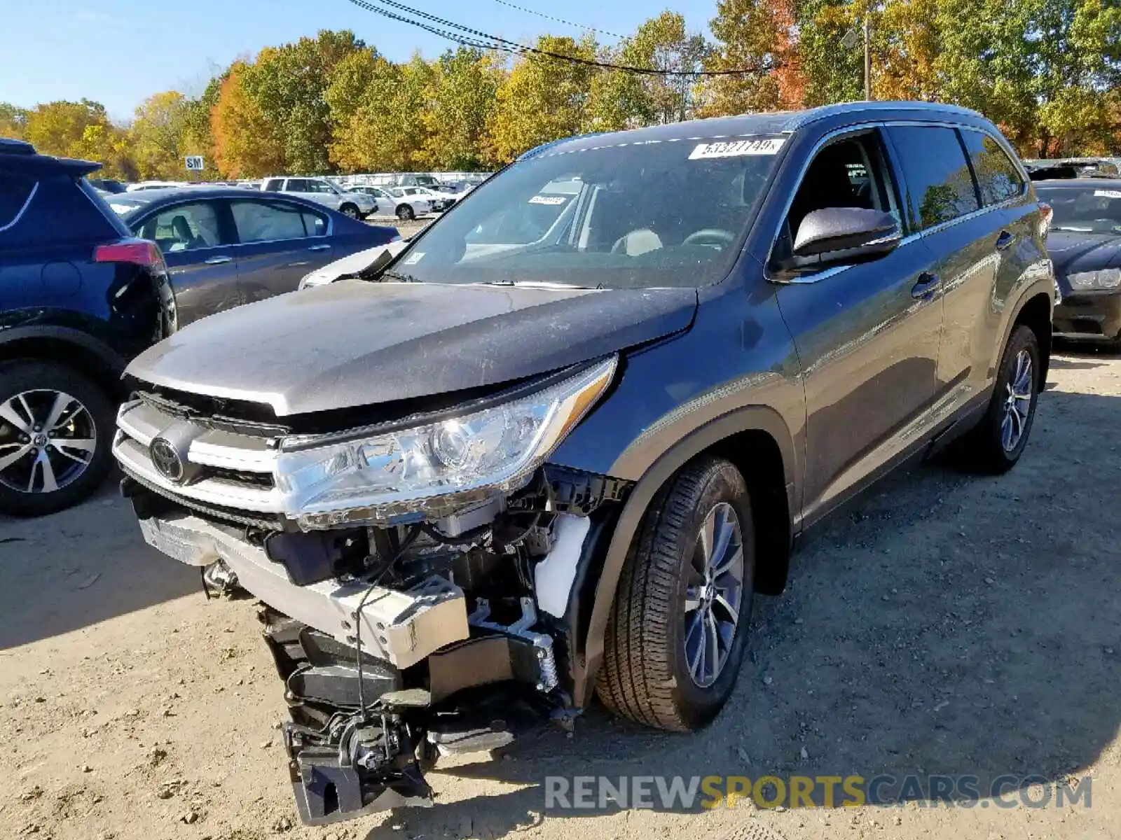 2 Photograph of a damaged car 5TDJZRFH7KS595442 TOYOTA HIGHLANDER 2019