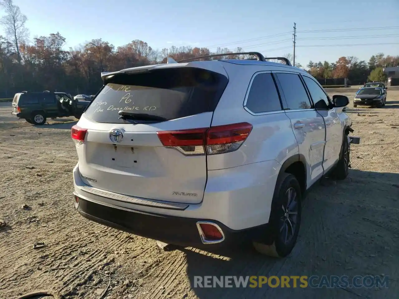 4 Photograph of a damaged car 5TDJZRFH7KS598924 TOYOTA HIGHLANDER 2019