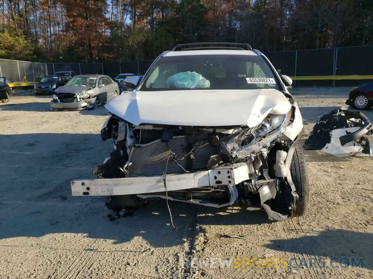 9 Photograph of a damaged car 5TDJZRFH7KS598924 TOYOTA HIGHLANDER 2019