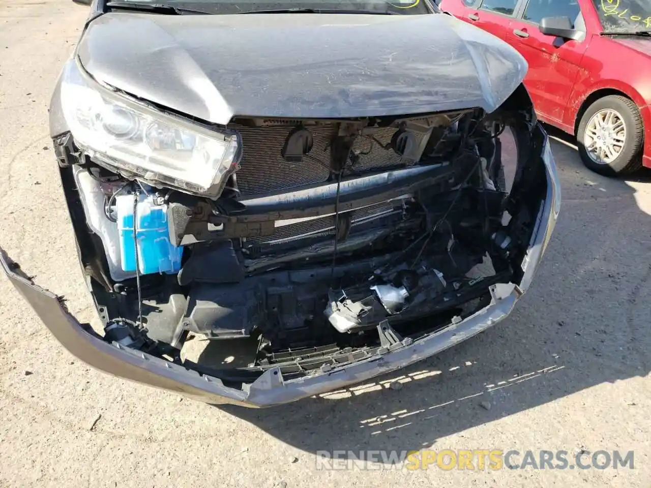 9 Photograph of a damaged car 5TDJZRFH7KS602891 TOYOTA HIGHLANDER 2019