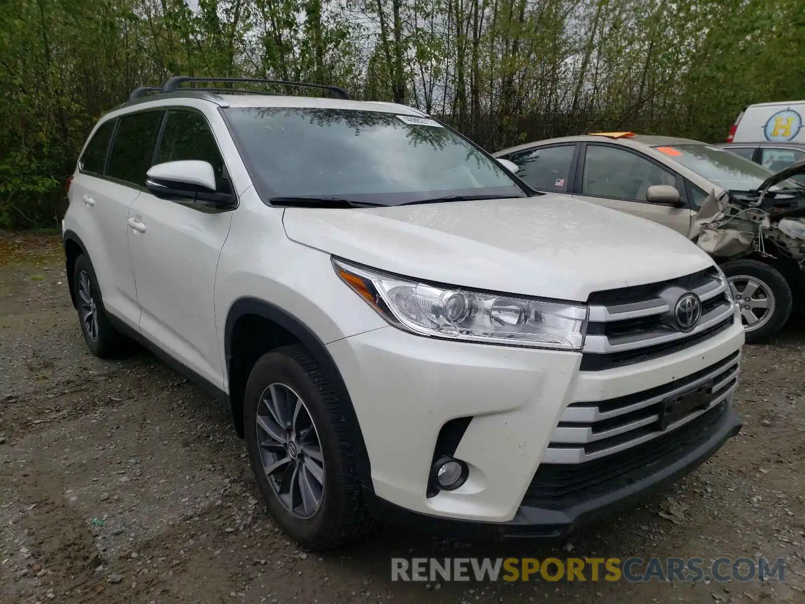 1 Photograph of a damaged car 5TDJZRFH7KS605001 TOYOTA HIGHLANDER 2019