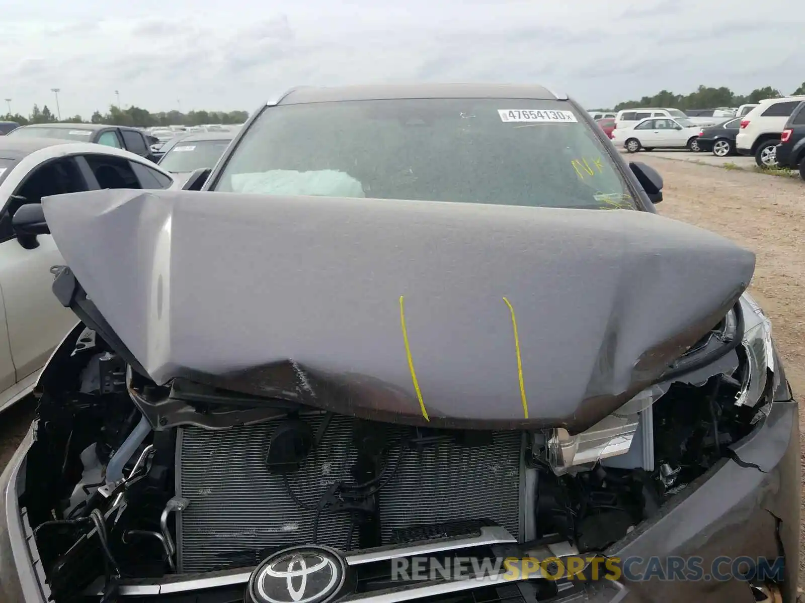 7 Photograph of a damaged car 5TDJZRFH7KS608111 TOYOTA HIGHLANDER 2019