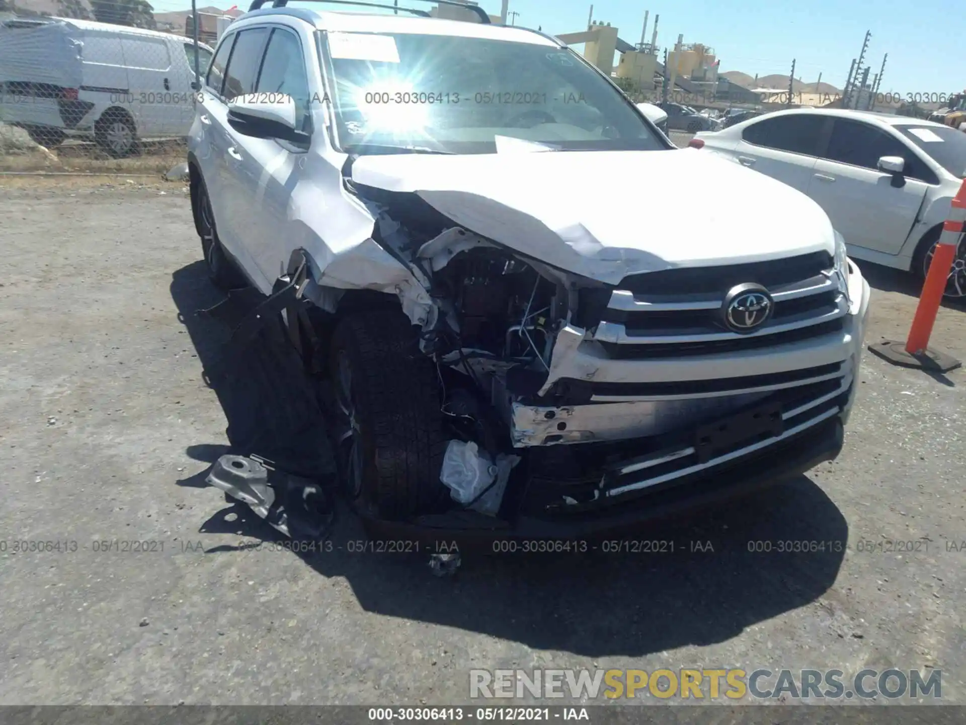 6 Photograph of a damaged car 5TDJZRFH7KS608397 TOYOTA HIGHLANDER 2019