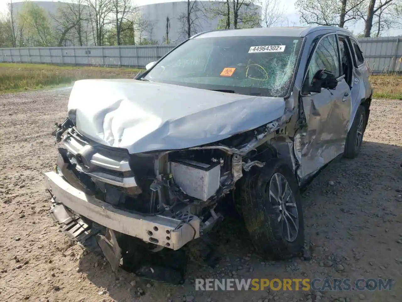 2 Photograph of a damaged car 5TDJZRFH7KS611879 TOYOTA HIGHLANDER 2019