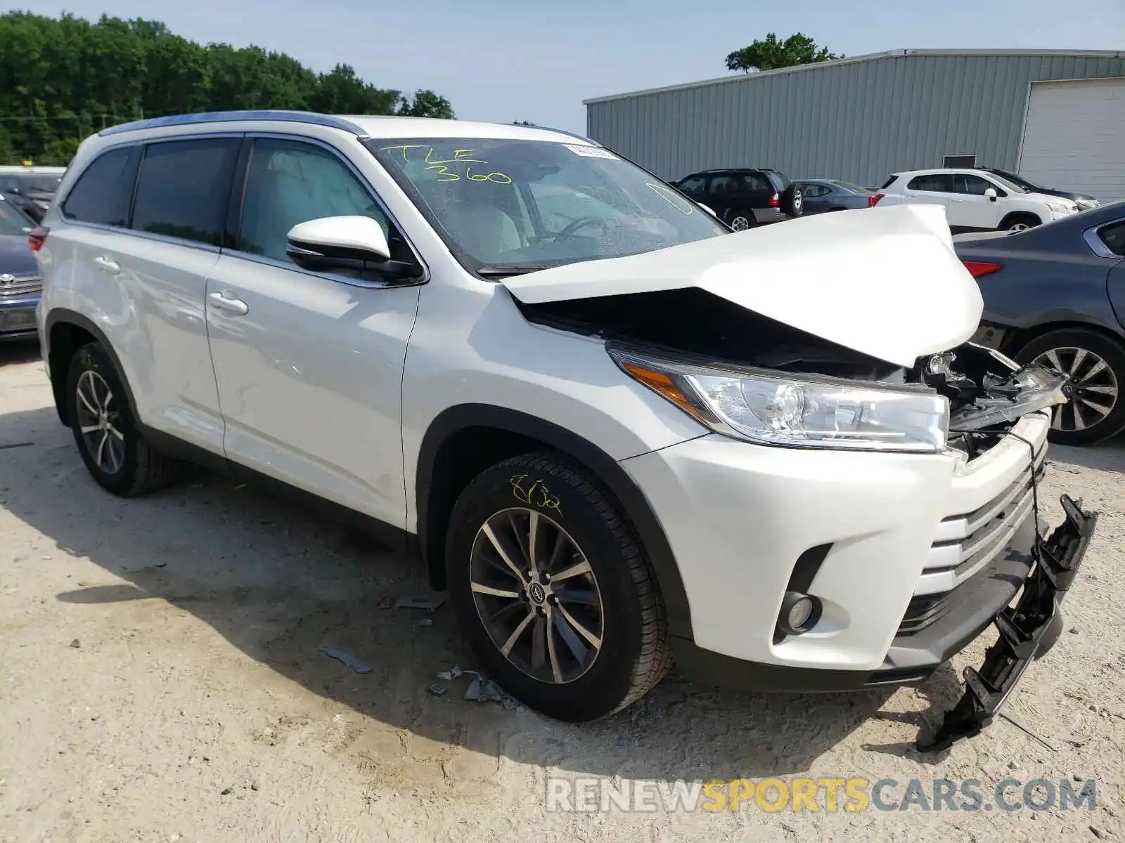 1 Photograph of a damaged car 5TDJZRFH7KS614359 TOYOTA HIGHLANDER 2019