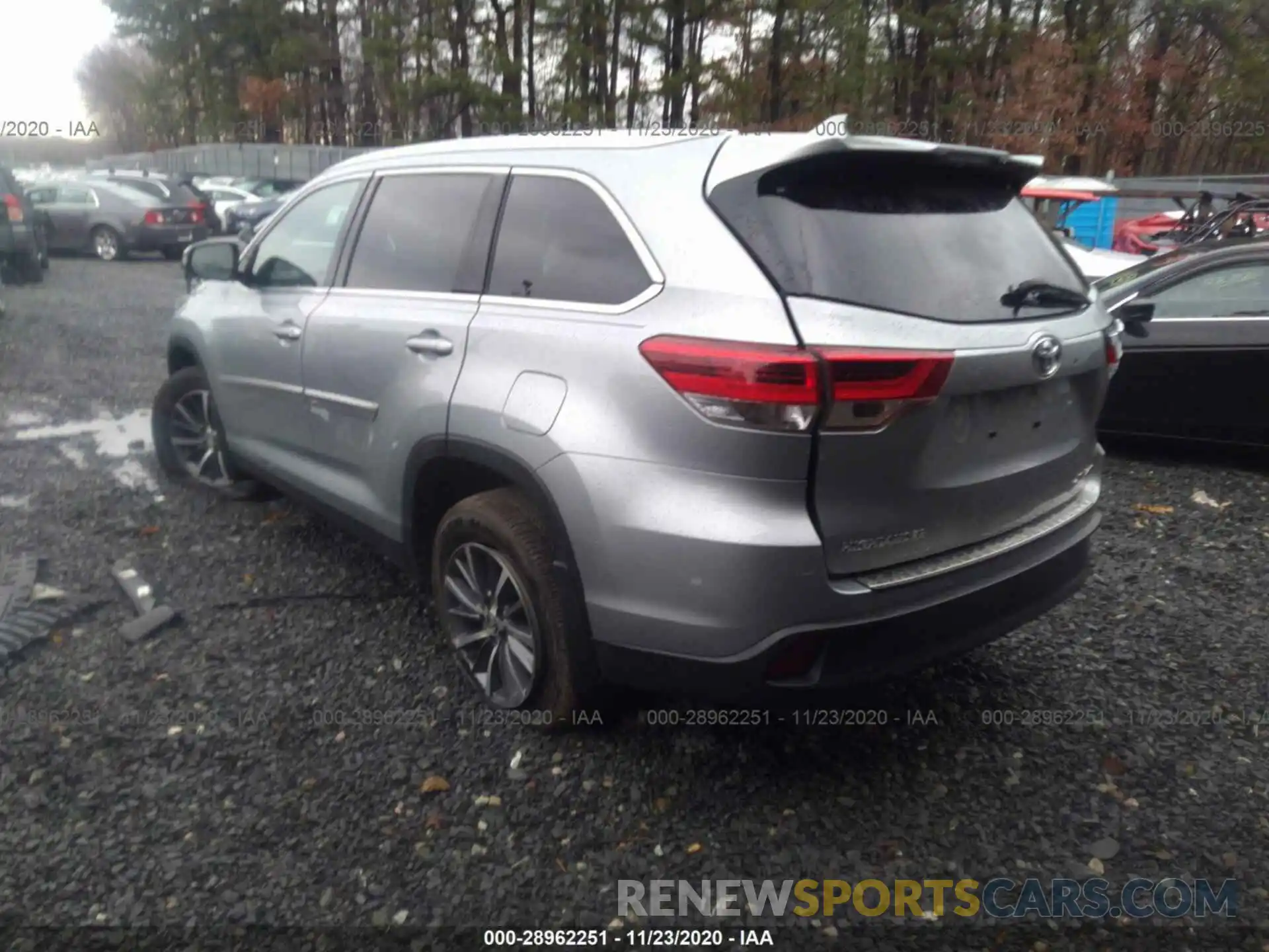 3 Photograph of a damaged car 5TDJZRFH7KS615091 TOYOTA HIGHLANDER 2019