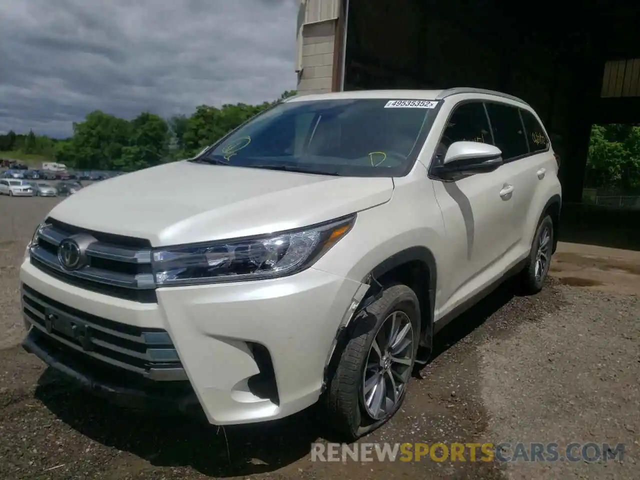 2 Photograph of a damaged car 5TDJZRFH7KS615818 TOYOTA HIGHLANDER 2019