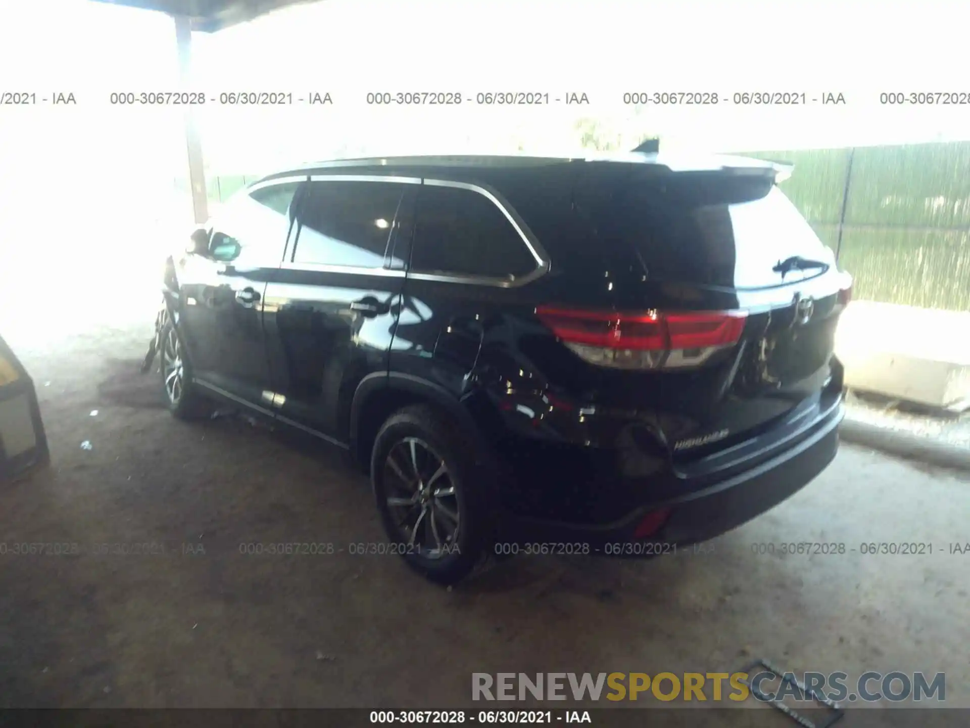 3 Photograph of a damaged car 5TDJZRFH7KS618444 TOYOTA HIGHLANDER 2019