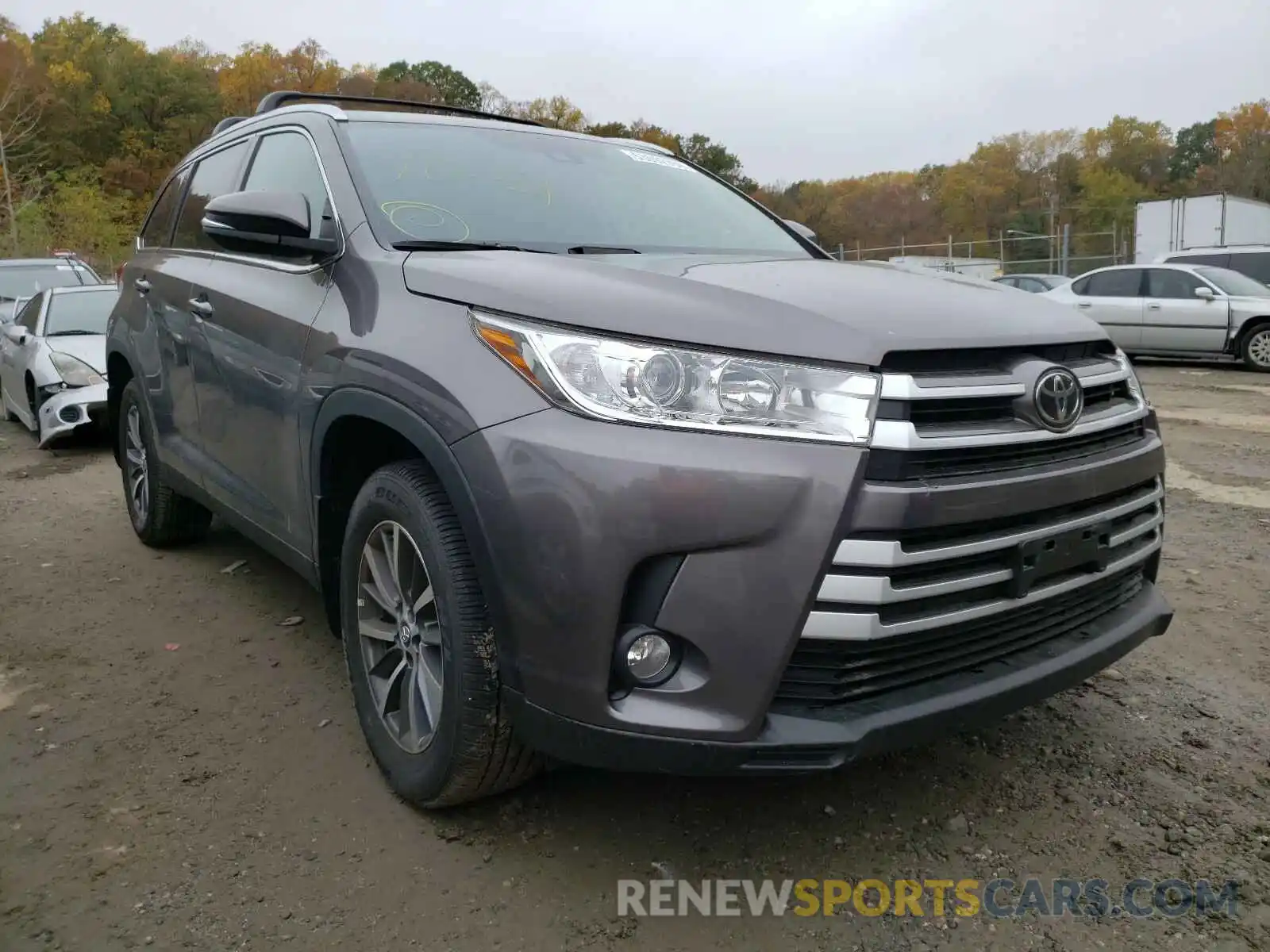 1 Photograph of a damaged car 5TDJZRFH7KS619318 TOYOTA HIGHLANDER 2019