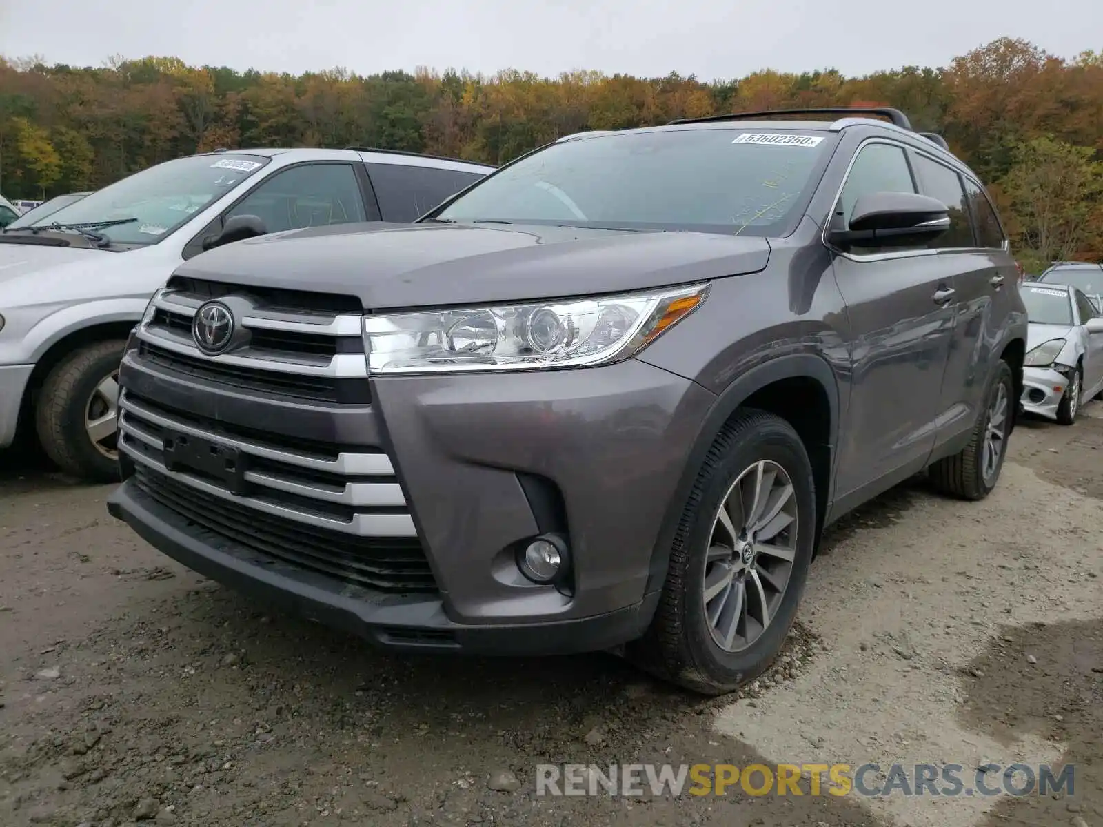 2 Photograph of a damaged car 5TDJZRFH7KS619318 TOYOTA HIGHLANDER 2019