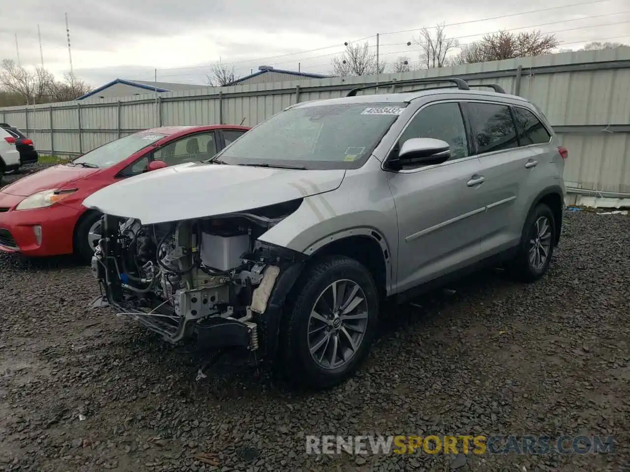 2 Photograph of a damaged car 5TDJZRFH7KS622347 TOYOTA HIGHLANDER 2019