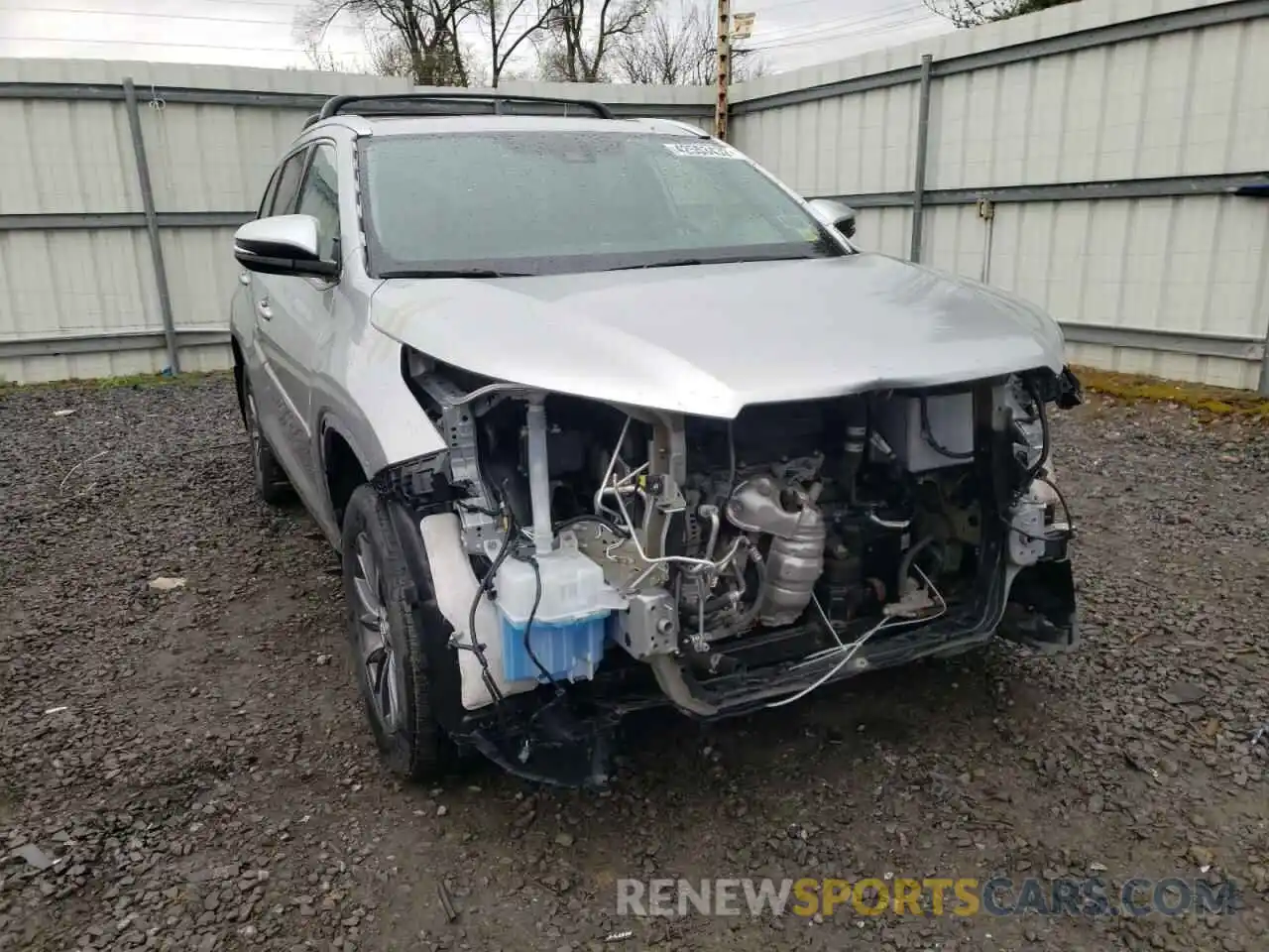 9 Photograph of a damaged car 5TDJZRFH7KS622347 TOYOTA HIGHLANDER 2019