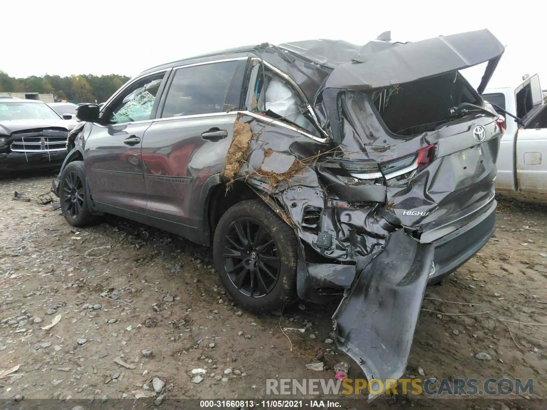 3 Photograph of a damaged car 5TDJZRFH7KS625460 TOYOTA HIGHLANDER 2019