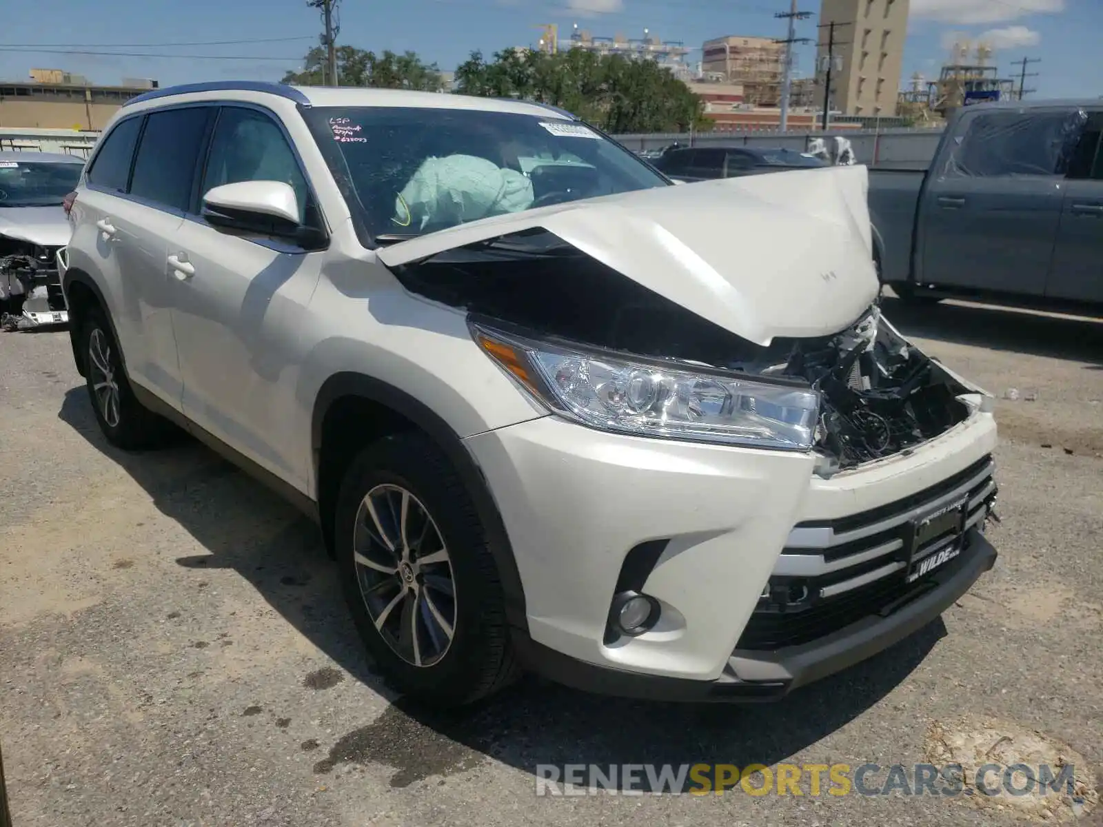 1 Фотография поврежденного автомобиля 5TDJZRFH7KS628083 TOYOTA HIGHLANDER 2019