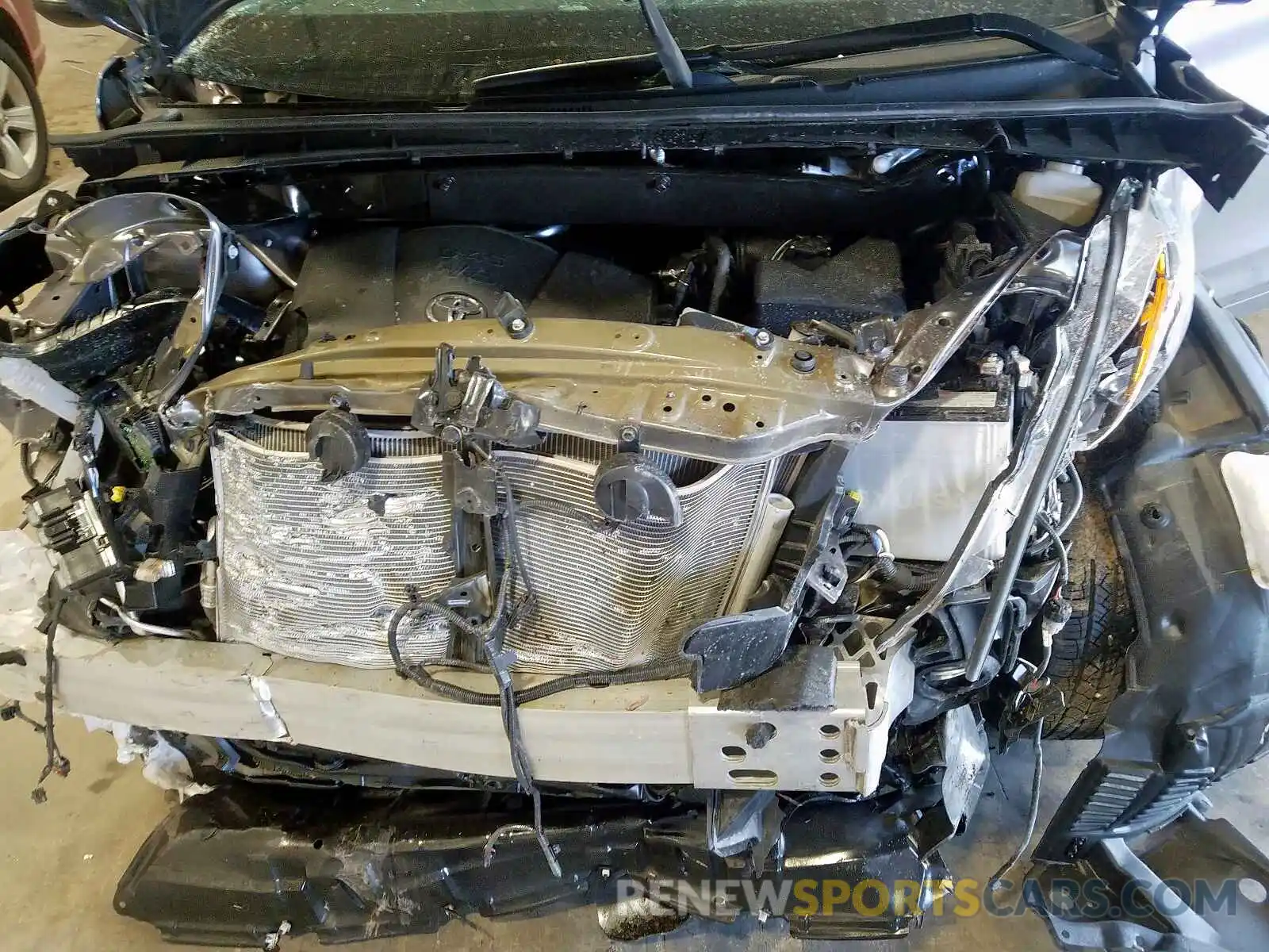 7 Photograph of a damaged car 5TDJZRFH7KS629458 TOYOTA HIGHLANDER 2019