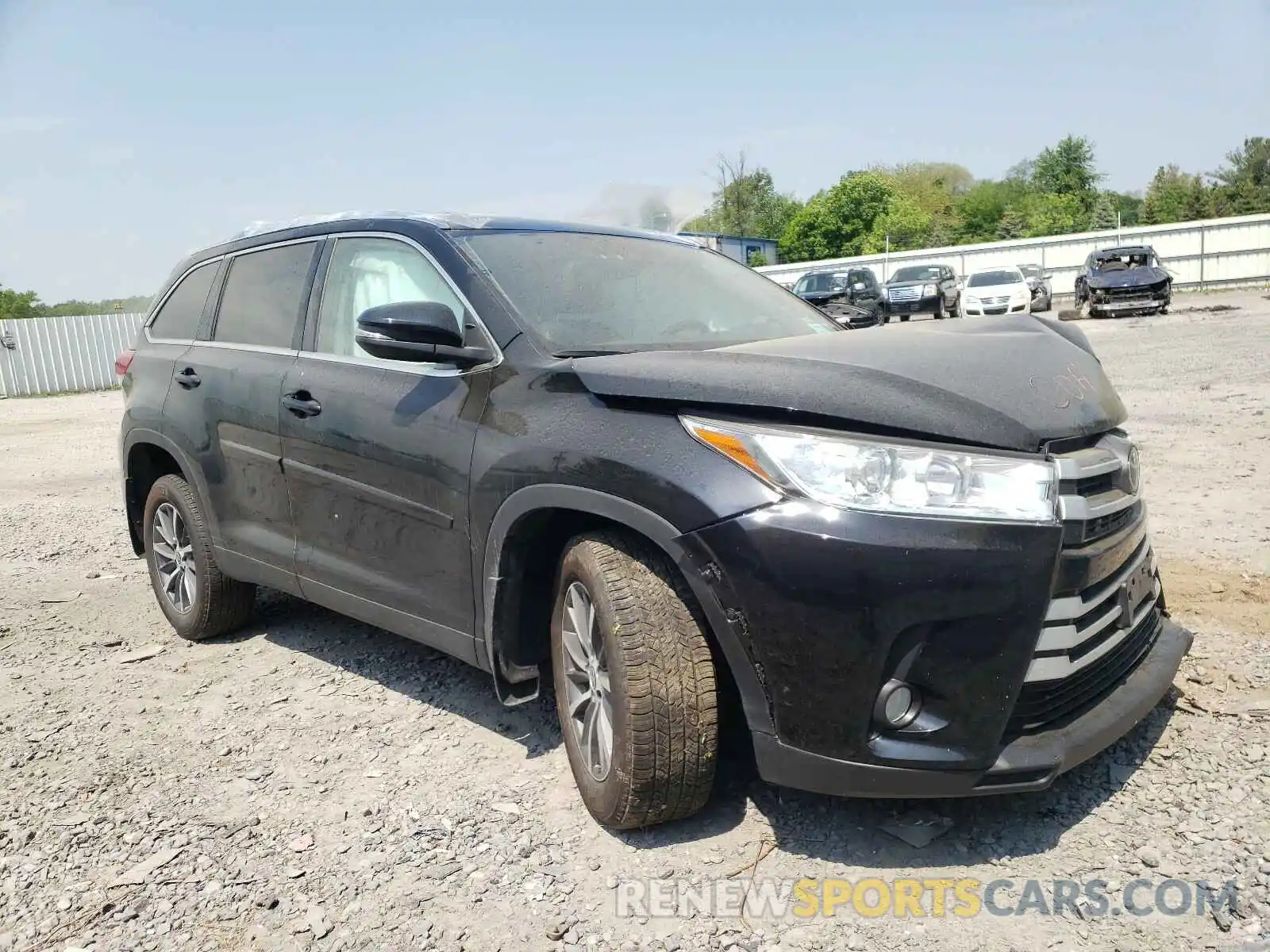 1 Photograph of a damaged car 5TDJZRFH7KS629752 TOYOTA HIGHLANDER 2019