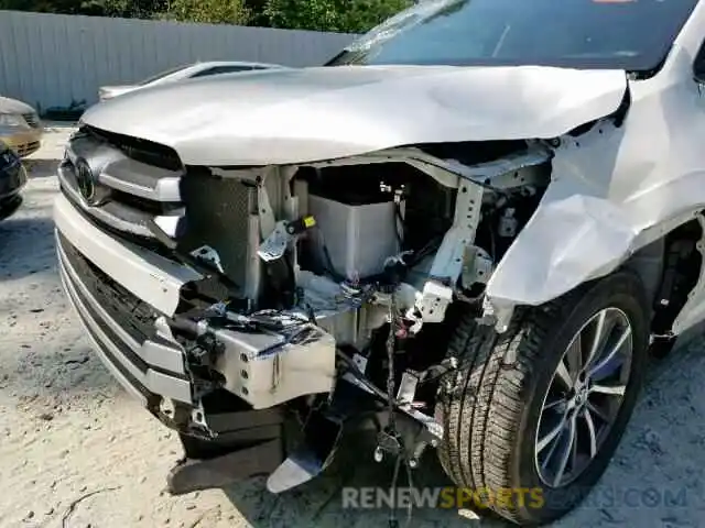 9 Photograph of a damaged car 5TDJZRFH7KS704501 TOYOTA HIGHLANDER 2019