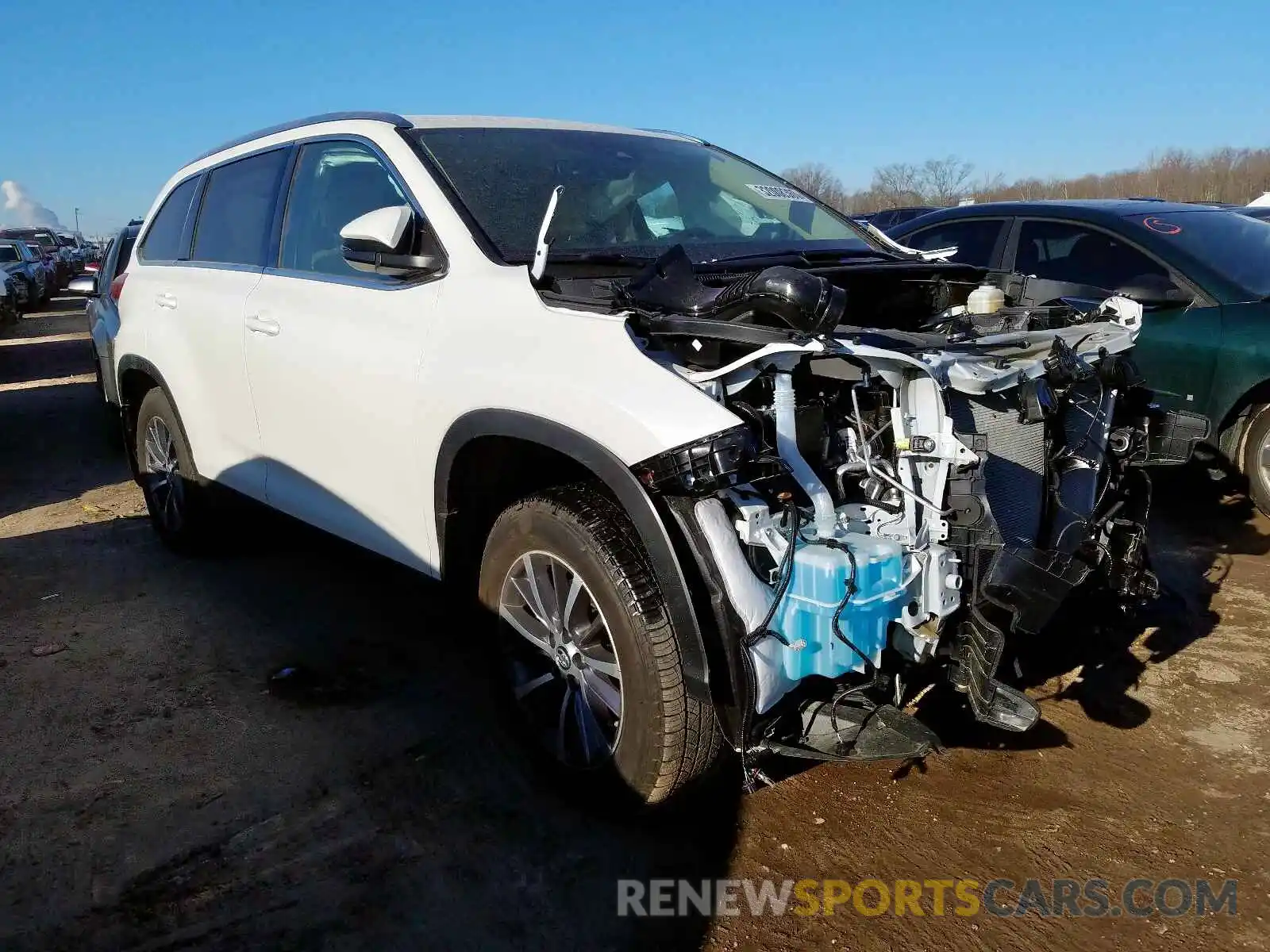 1 Photograph of a damaged car 5TDJZRFH7KS708354 TOYOTA HIGHLANDER 2019