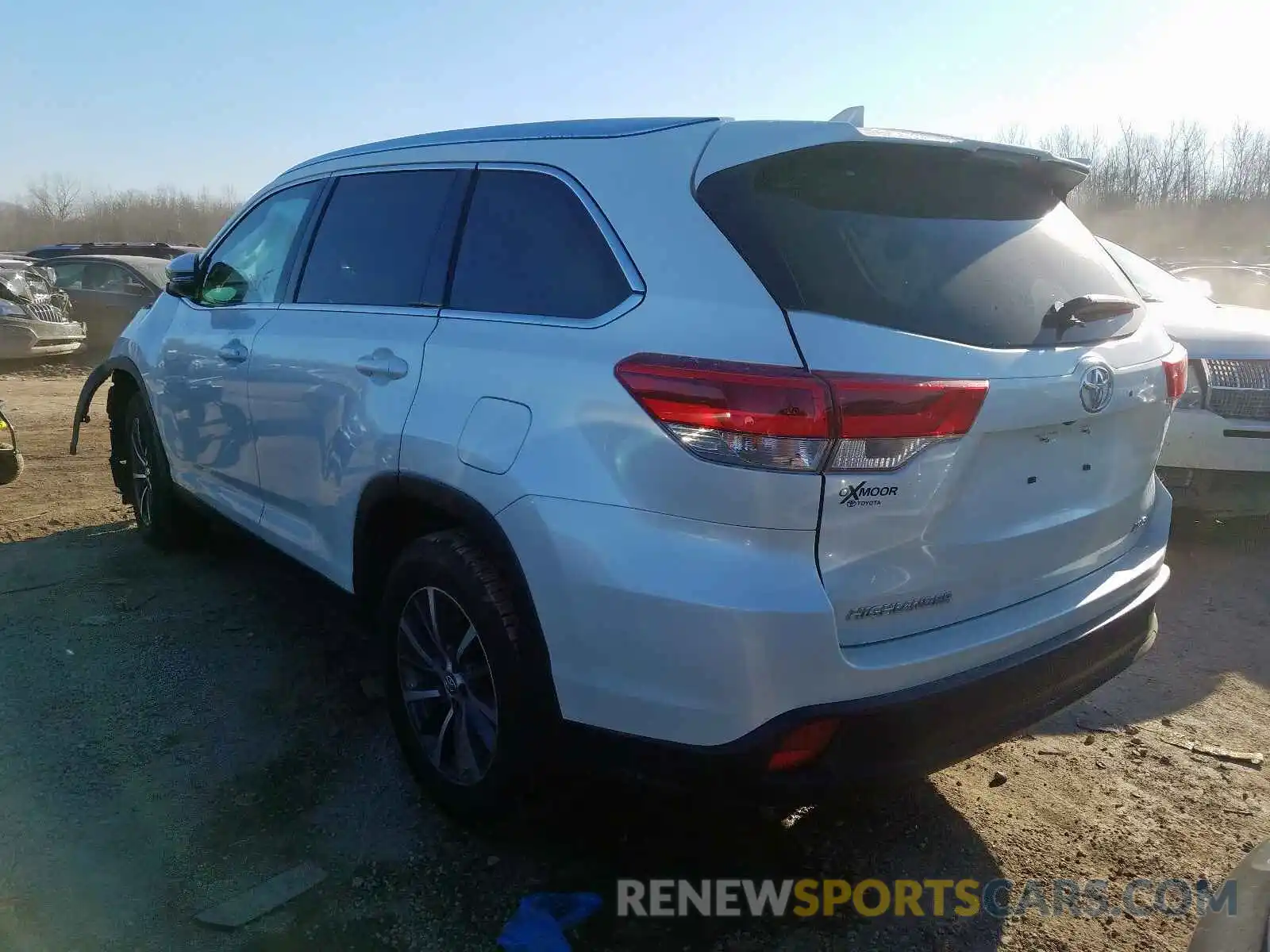 3 Photograph of a damaged car 5TDJZRFH7KS708354 TOYOTA HIGHLANDER 2019