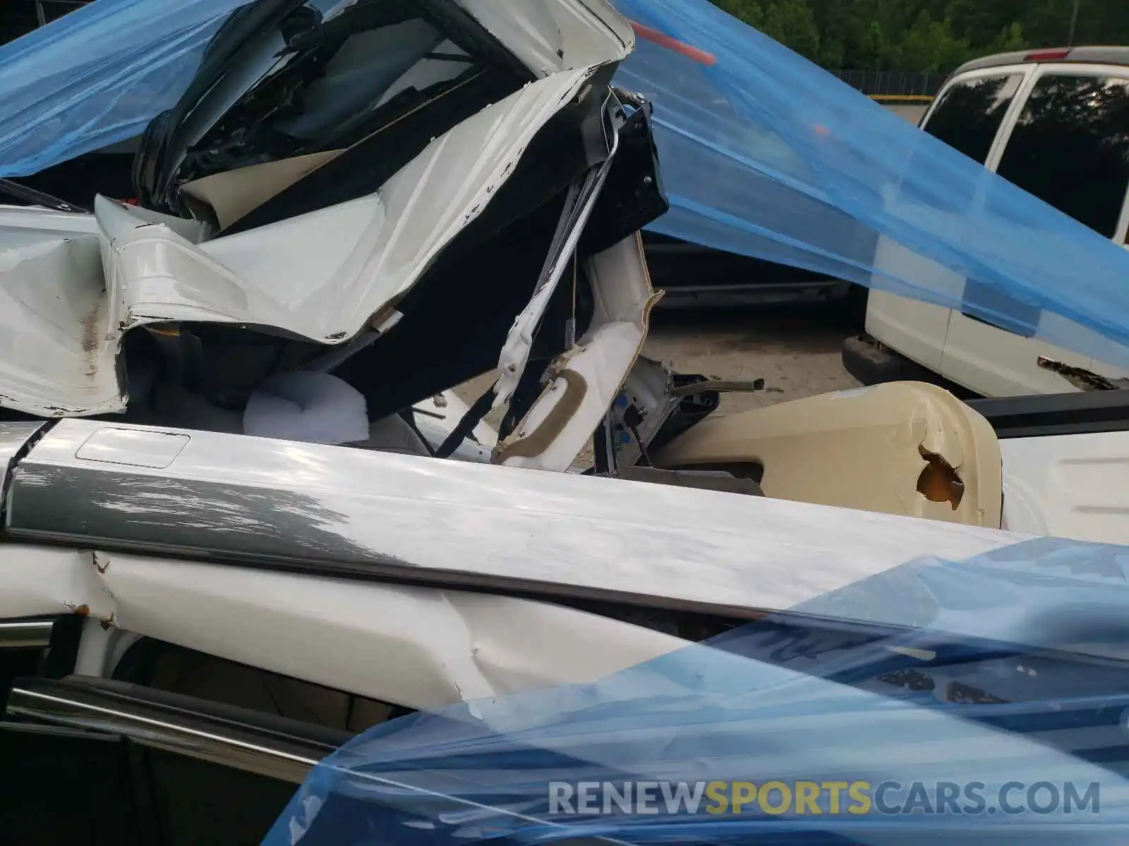 6 Photograph of a damaged car 5TDJZRFH7KS718950 TOYOTA HIGHLANDER 2019