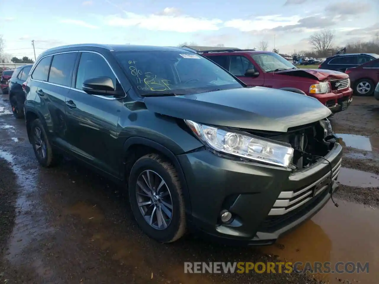 1 Photograph of a damaged car 5TDJZRFH7KS728037 TOYOTA HIGHLANDER 2019