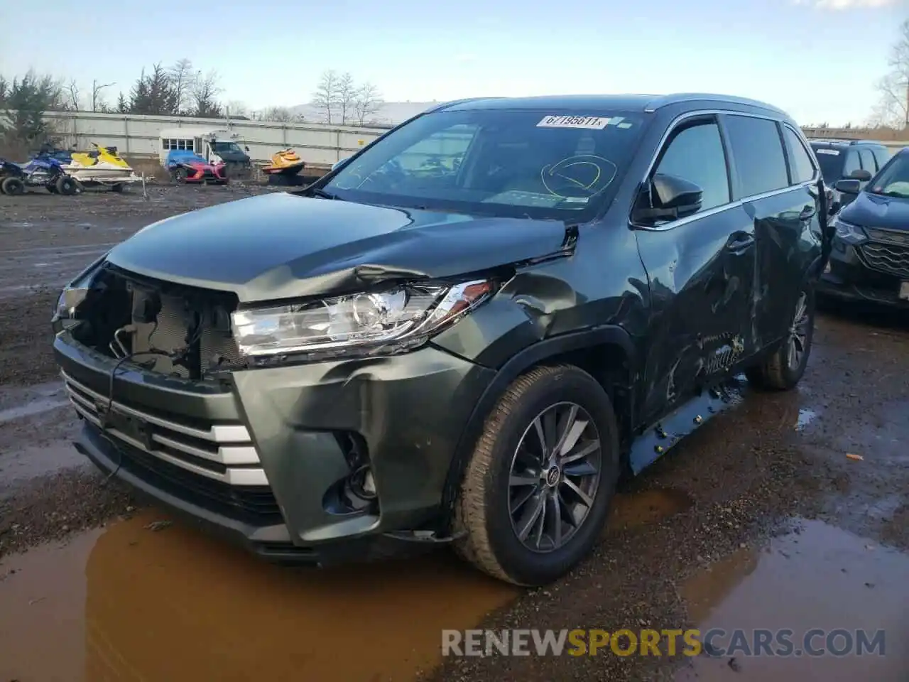 2 Photograph of a damaged car 5TDJZRFH7KS728037 TOYOTA HIGHLANDER 2019