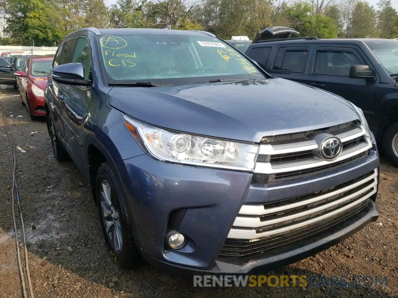 1 Photograph of a damaged car 5TDJZRFH7KS736283 TOYOTA HIGHLANDER 2019