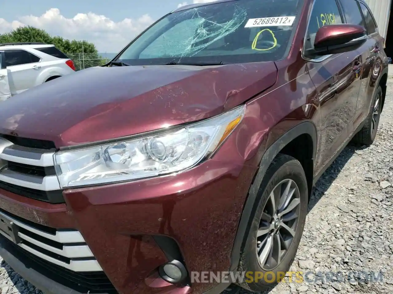 9 Photograph of a damaged car 5TDJZRFH7KS740298 TOYOTA HIGHLANDER 2019