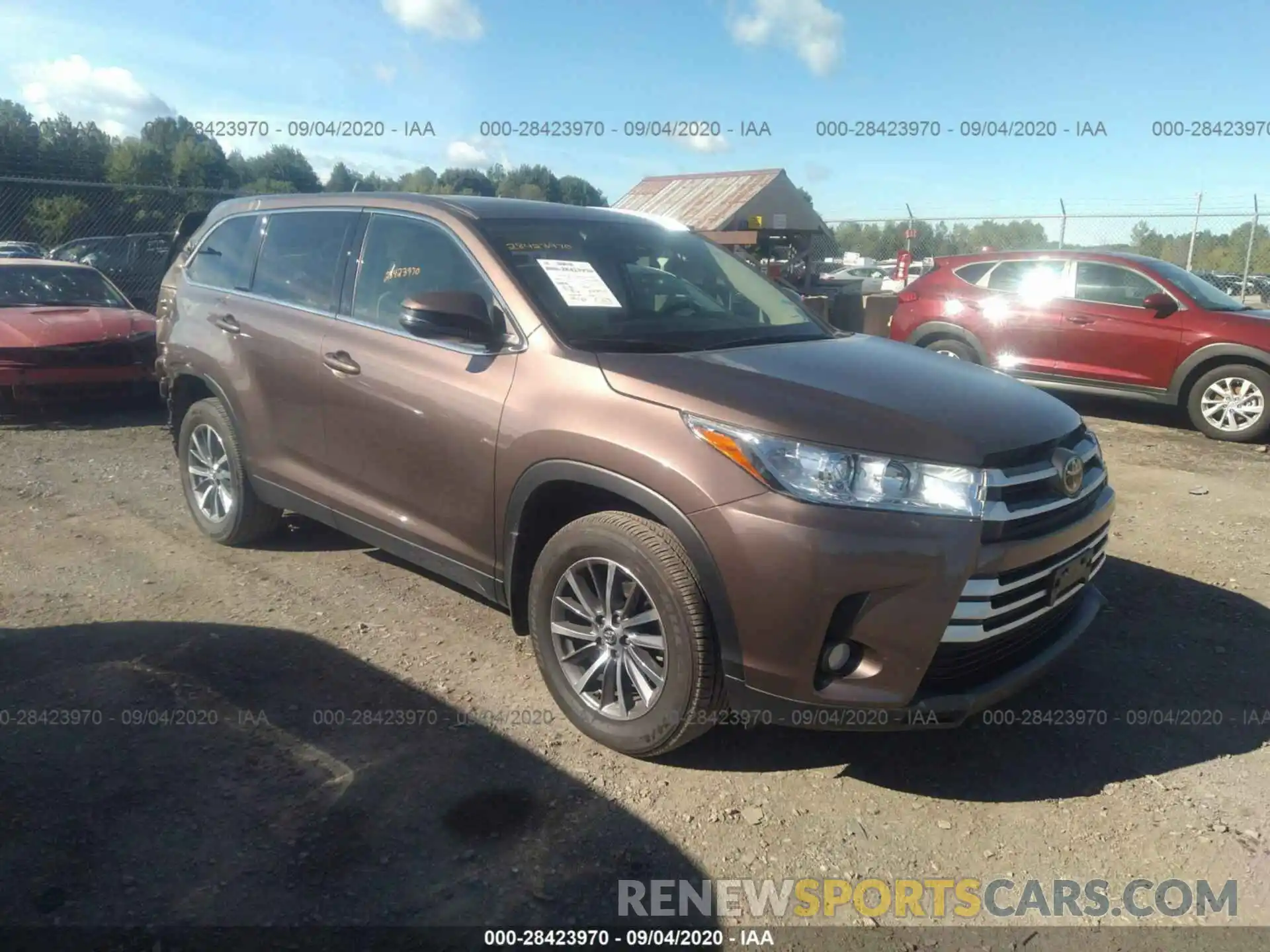 1 Photograph of a damaged car 5TDJZRFH7KS926990 TOYOTA HIGHLANDER 2019