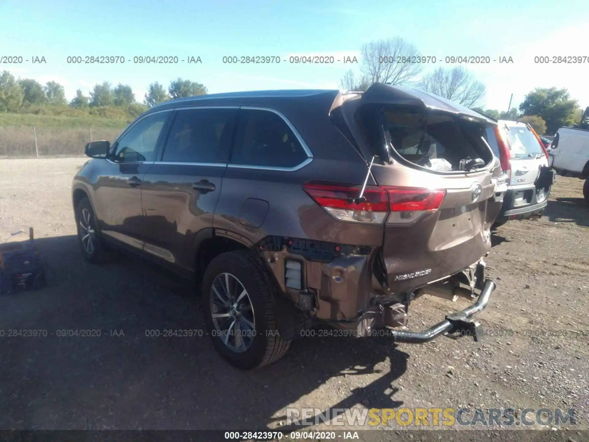 3 Photograph of a damaged car 5TDJZRFH7KS926990 TOYOTA HIGHLANDER 2019